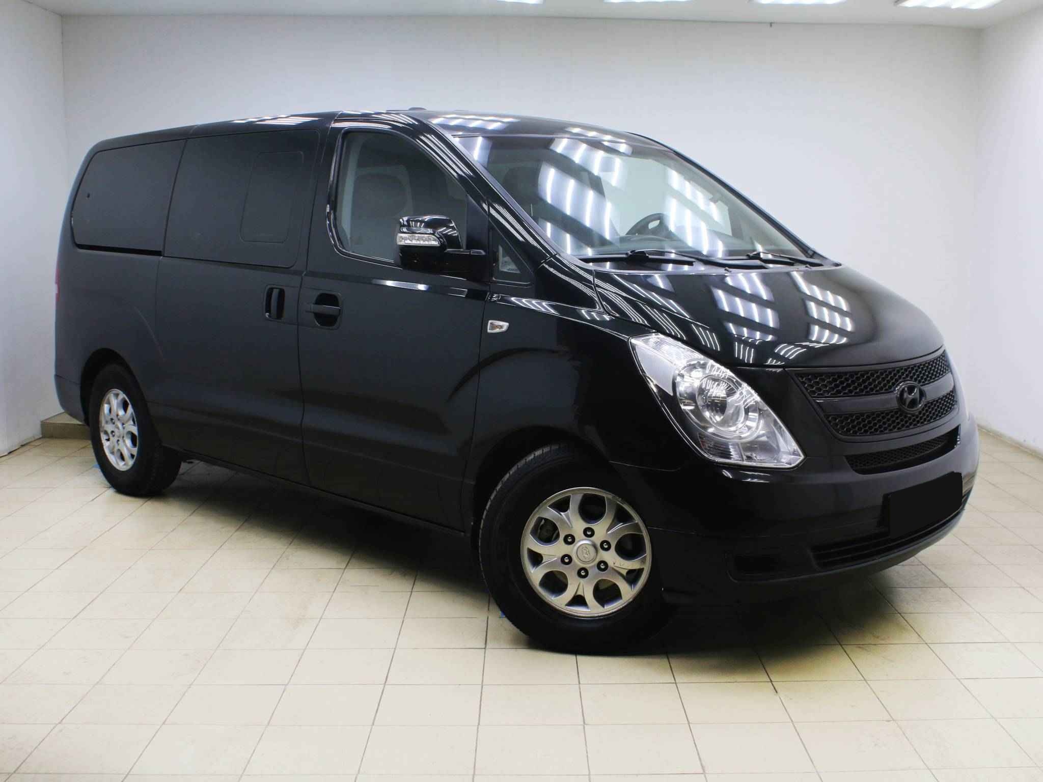 Hyundai Grand Starex, I