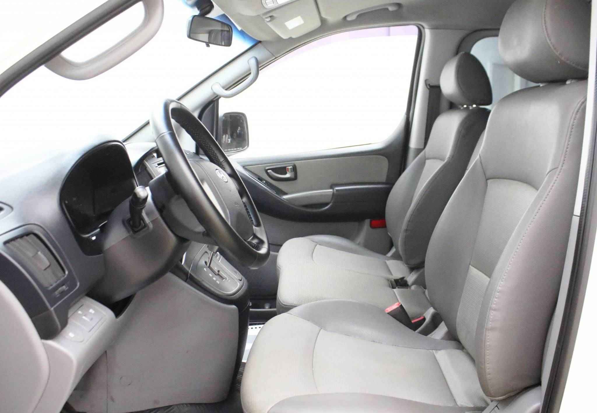 Hyundai Grand Starex, I