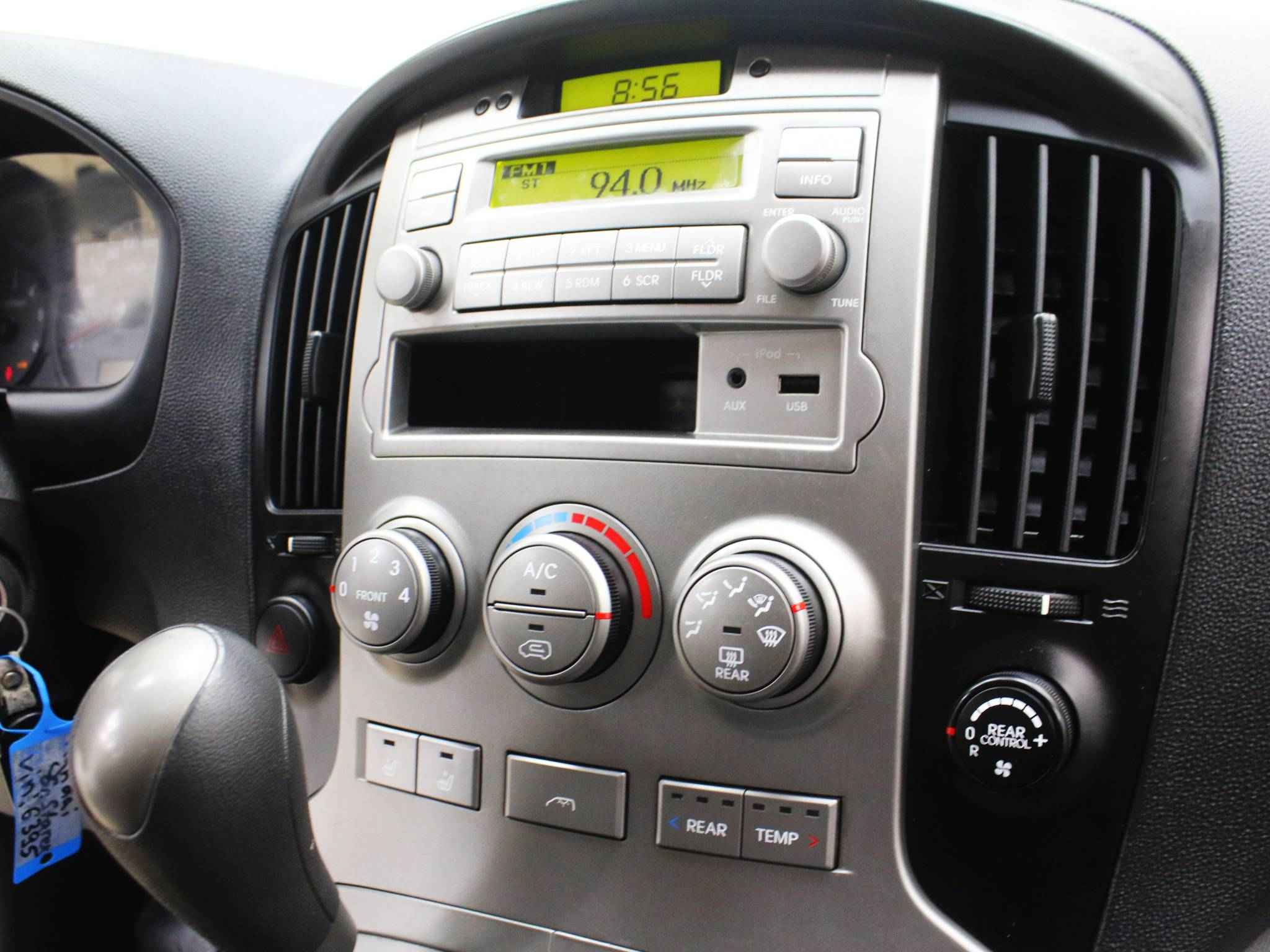 Hyundai Grand Starex, I