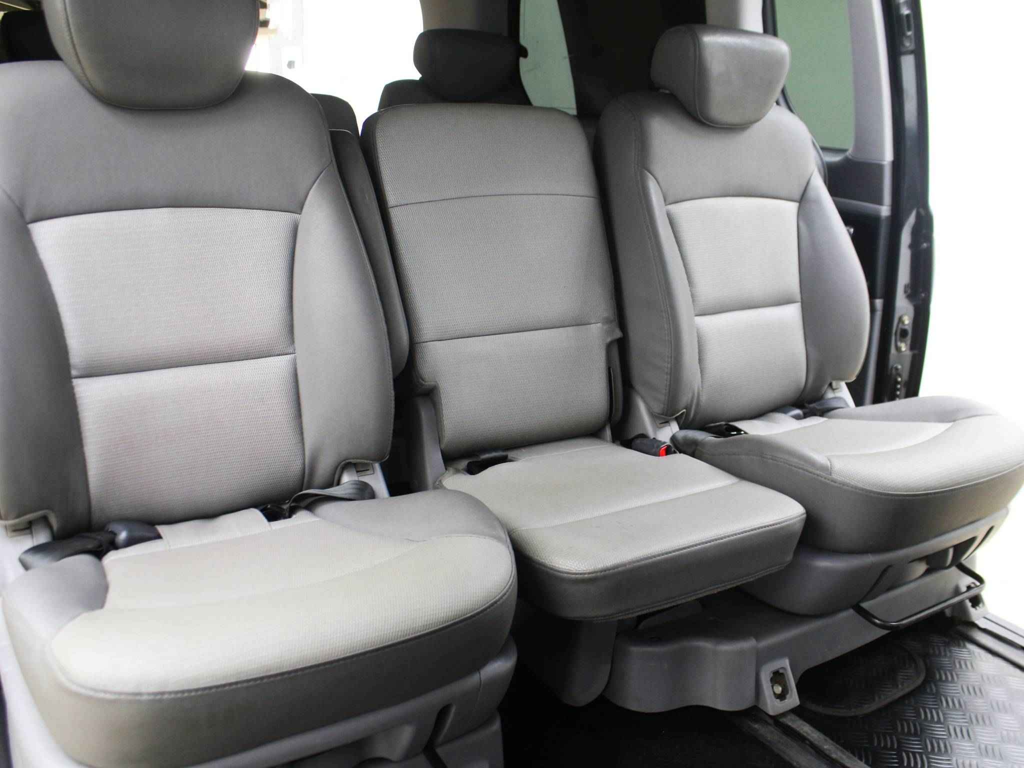 Hyundai Grand Starex, I