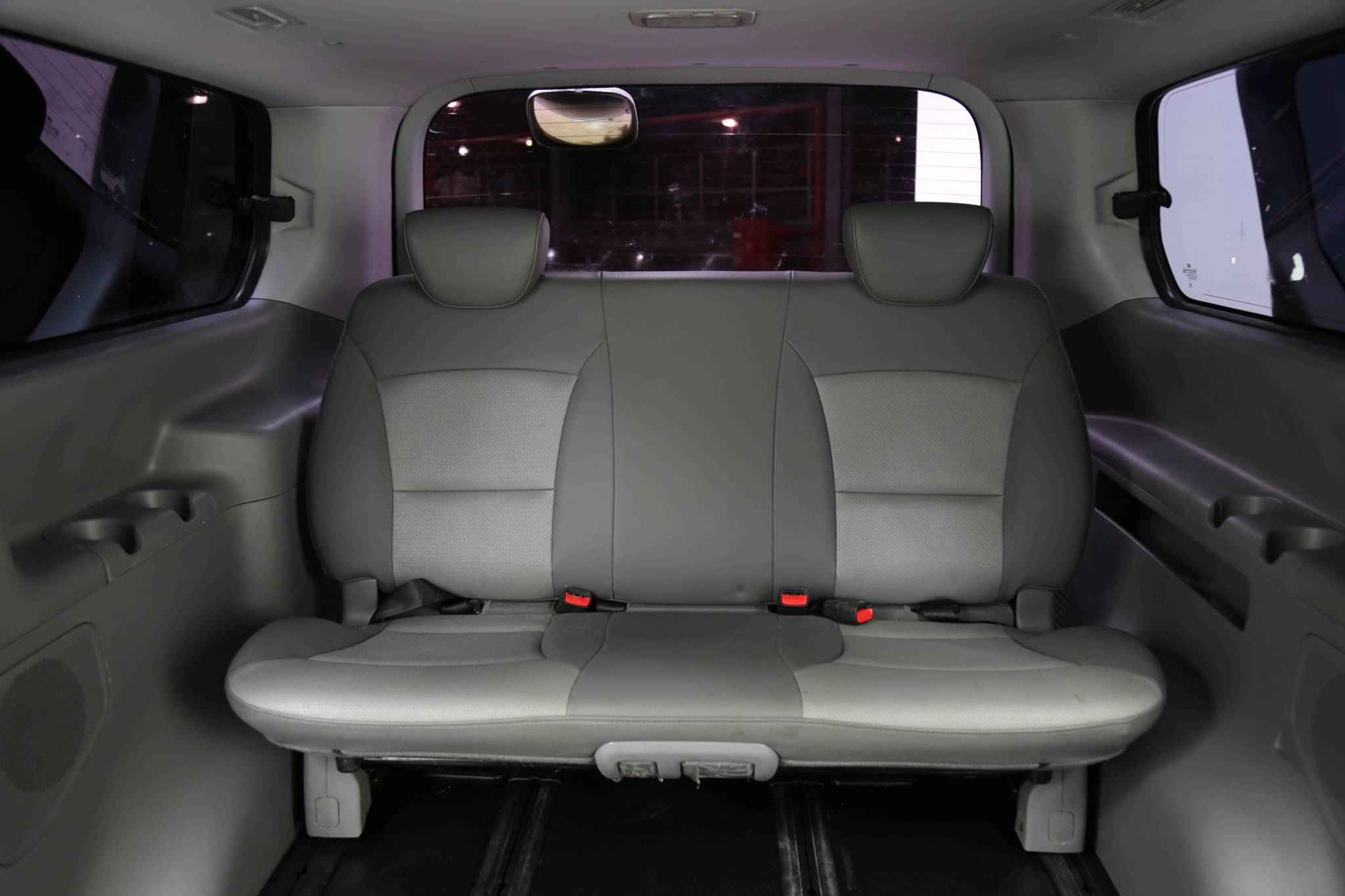 Hyundai Grand Starex, I