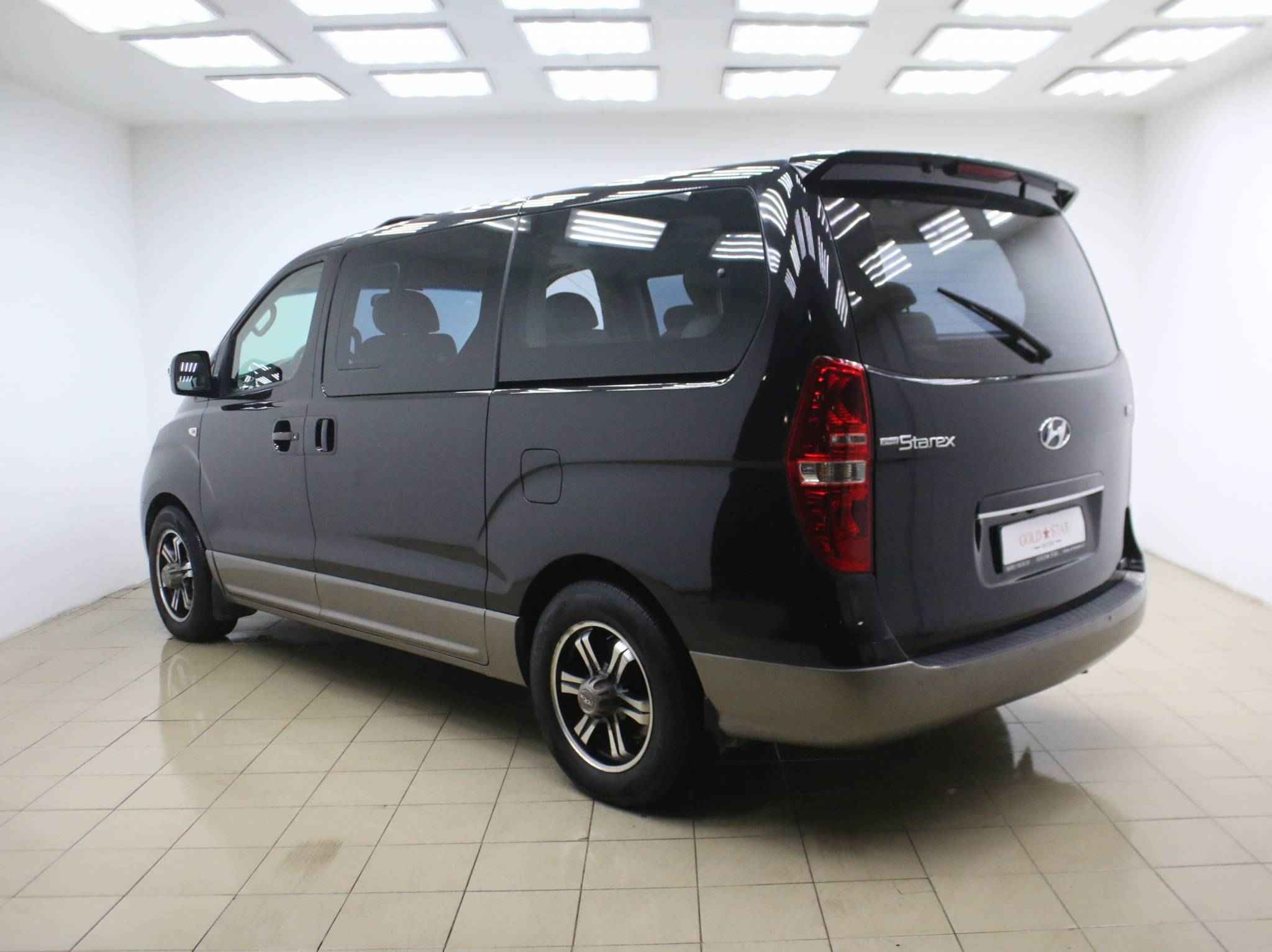 Hyundai Grand Starex, I