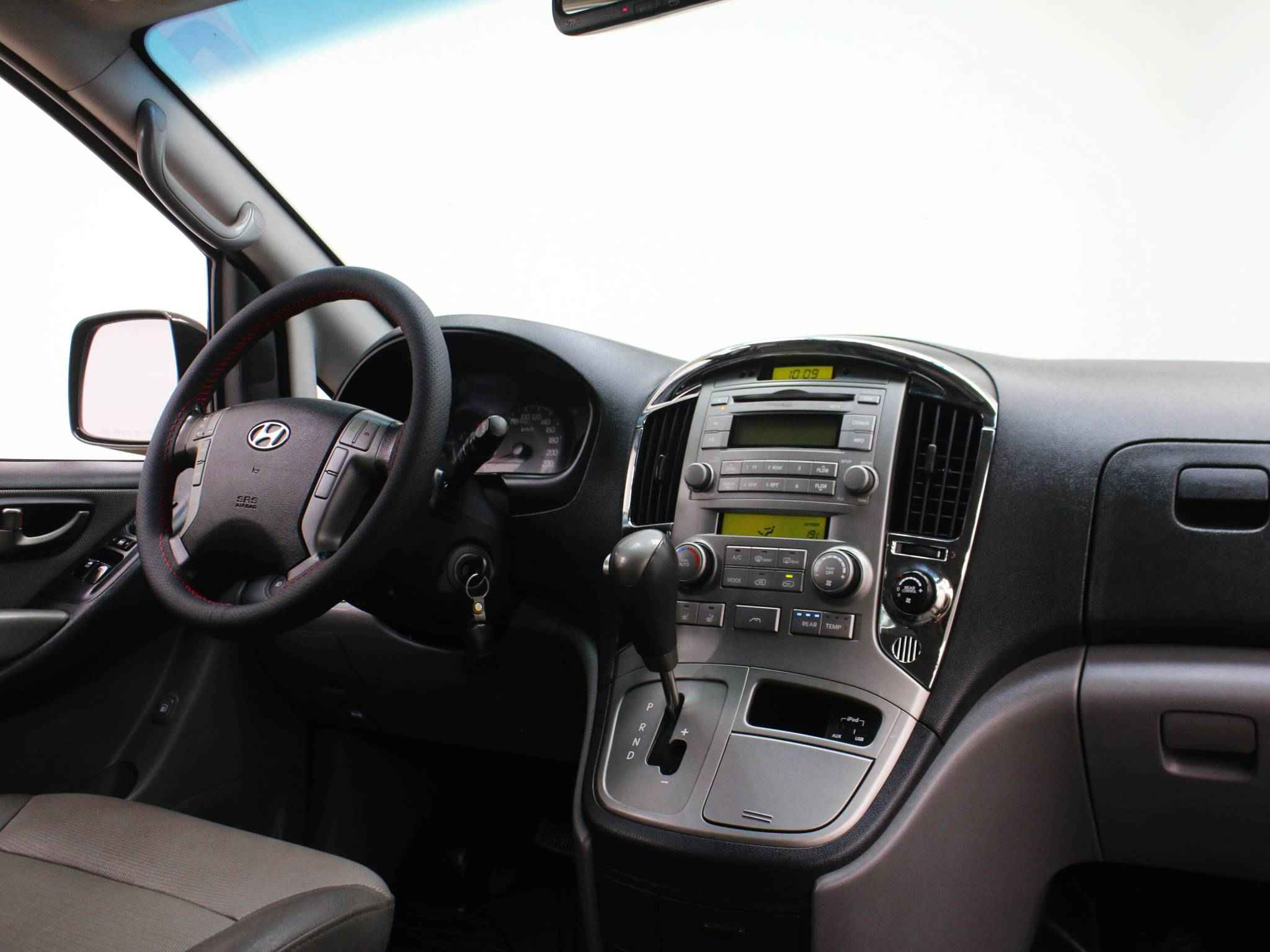 Hyundai Grand Starex, I