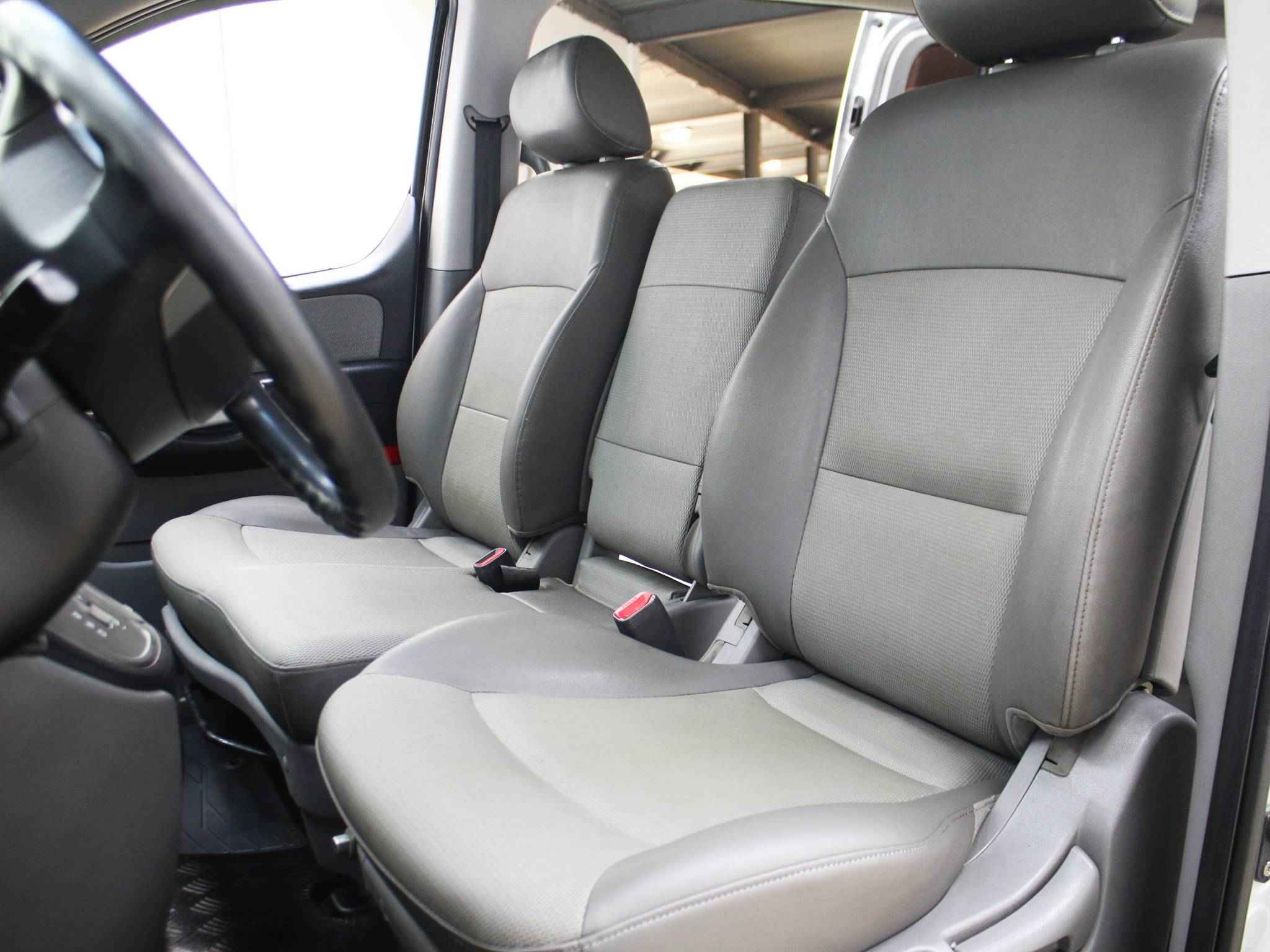 Hyundai Grand Starex, I