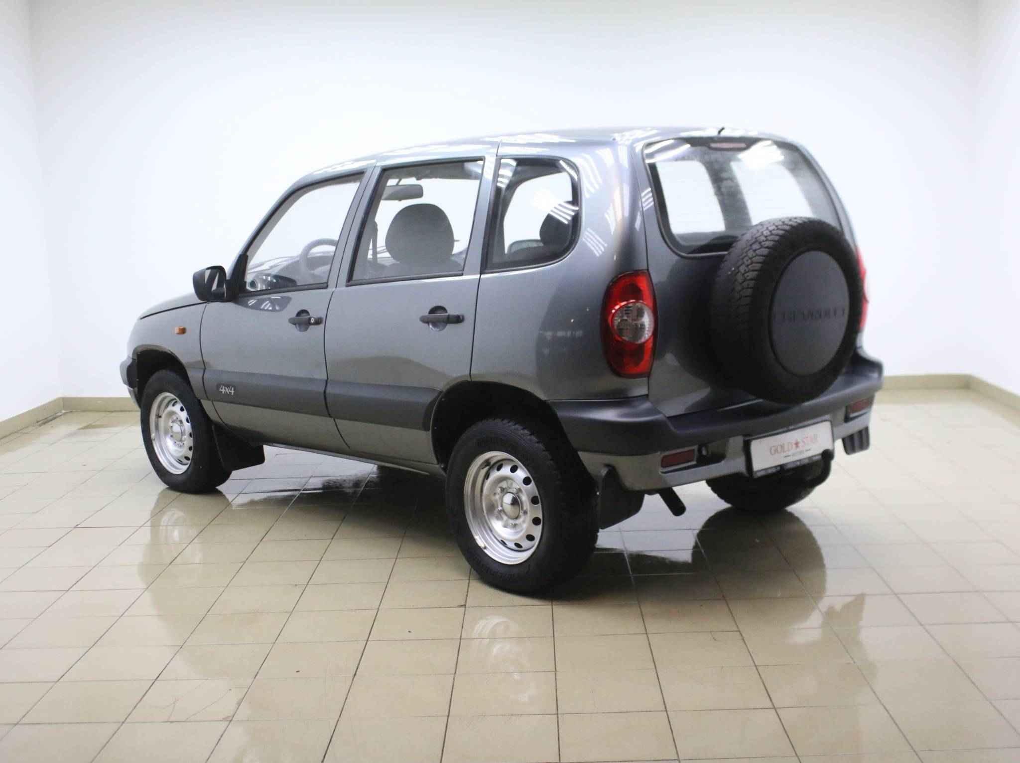 Chevrolet Niva, I