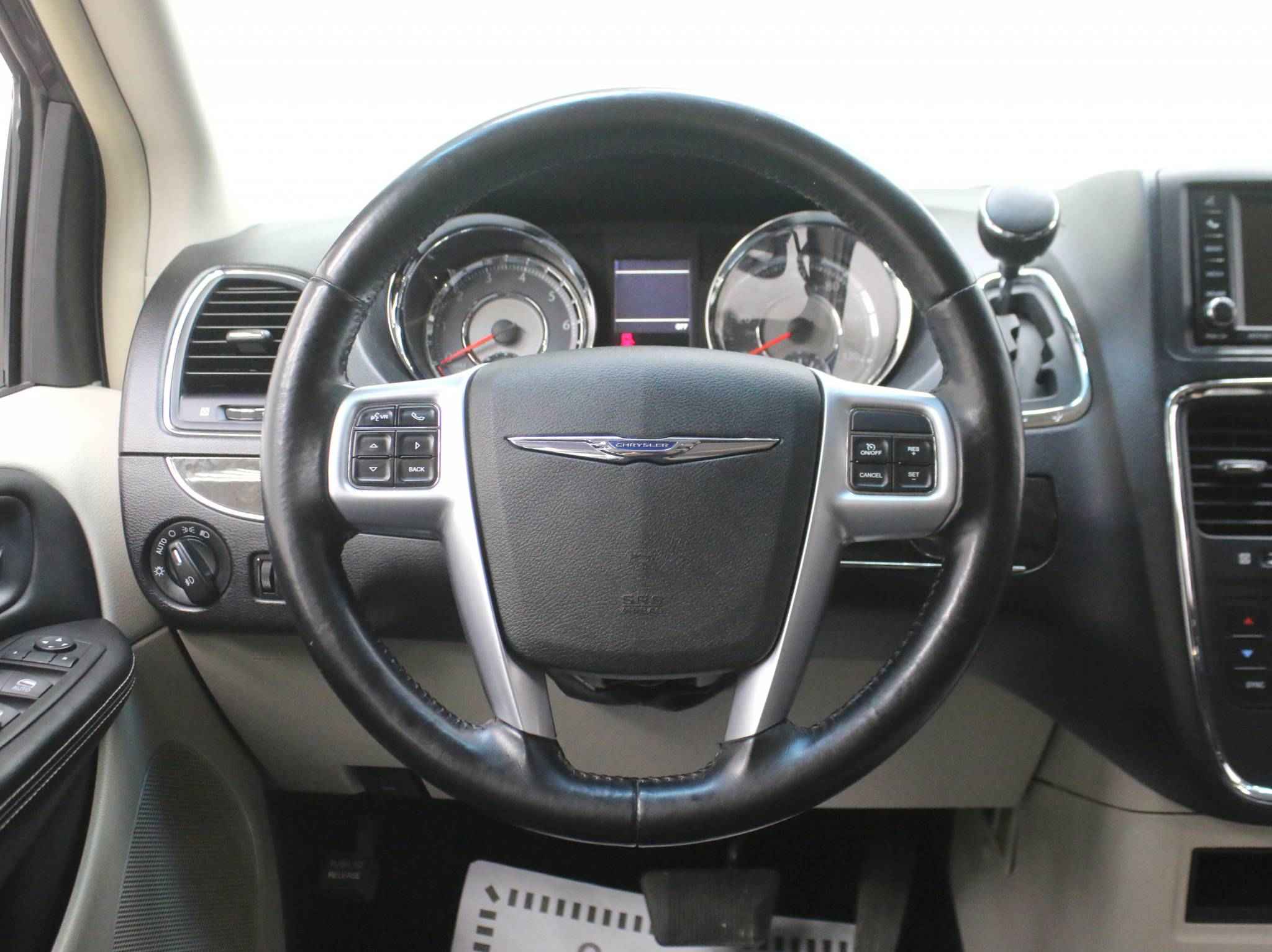 Chrysler Town & Country, V Рестайлинг