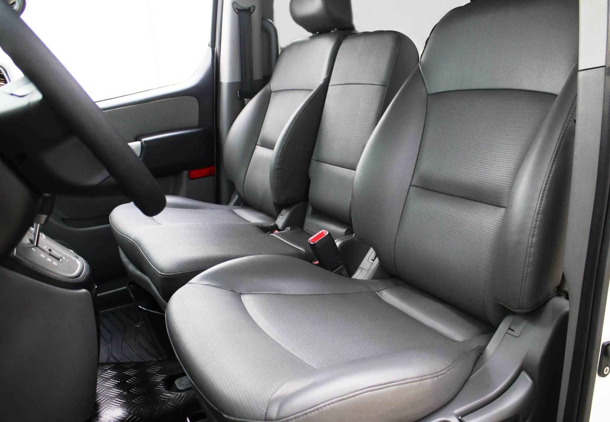 Hyundai Grand Starex, I