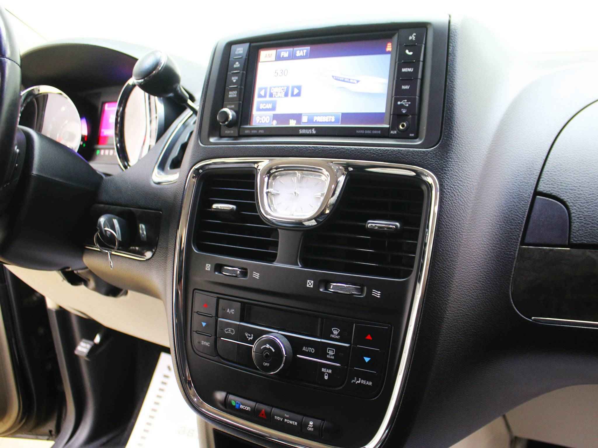 Chrysler Town & Country, V Рестайлинг