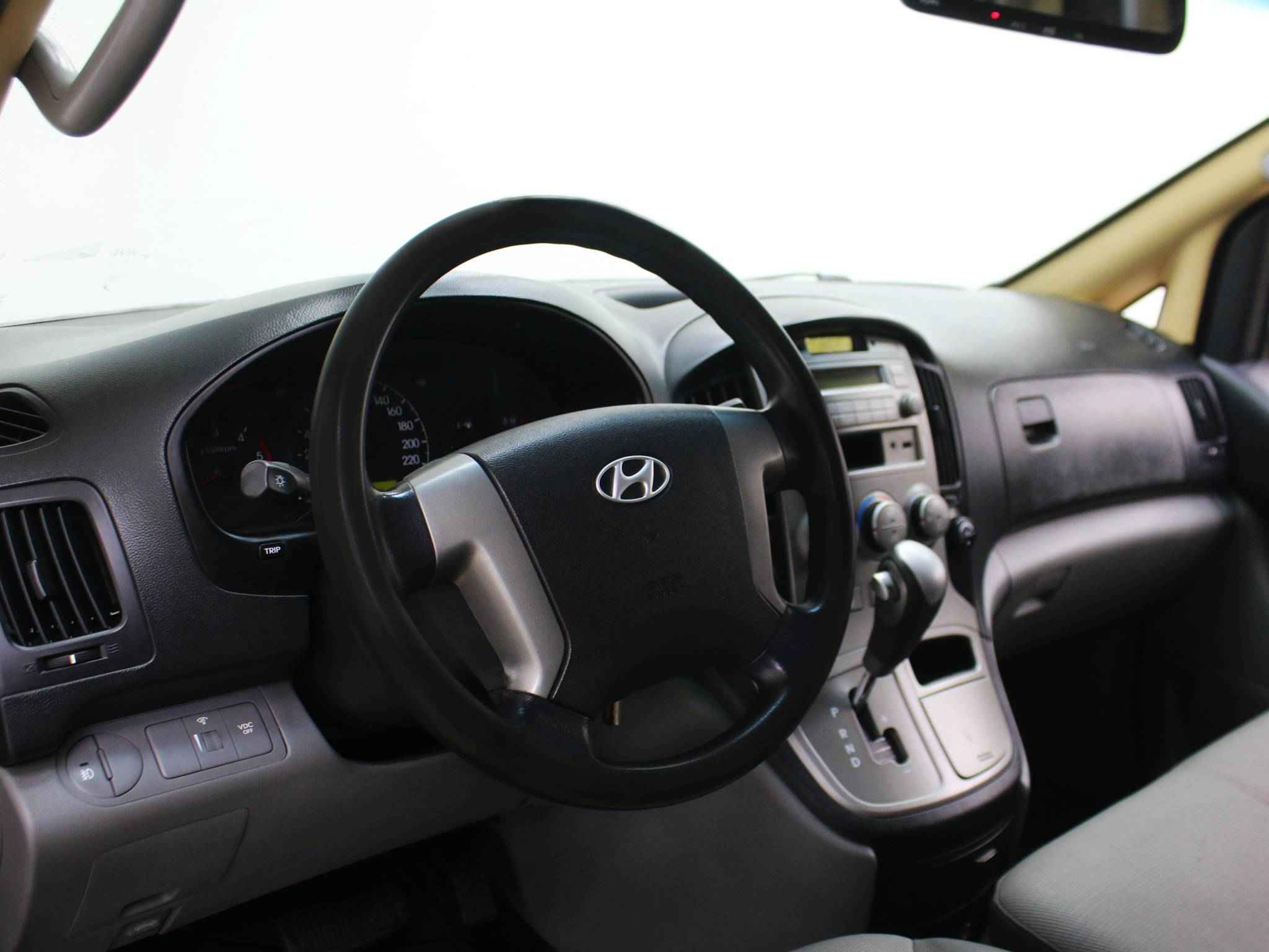 Hyundai Grand Starex, I