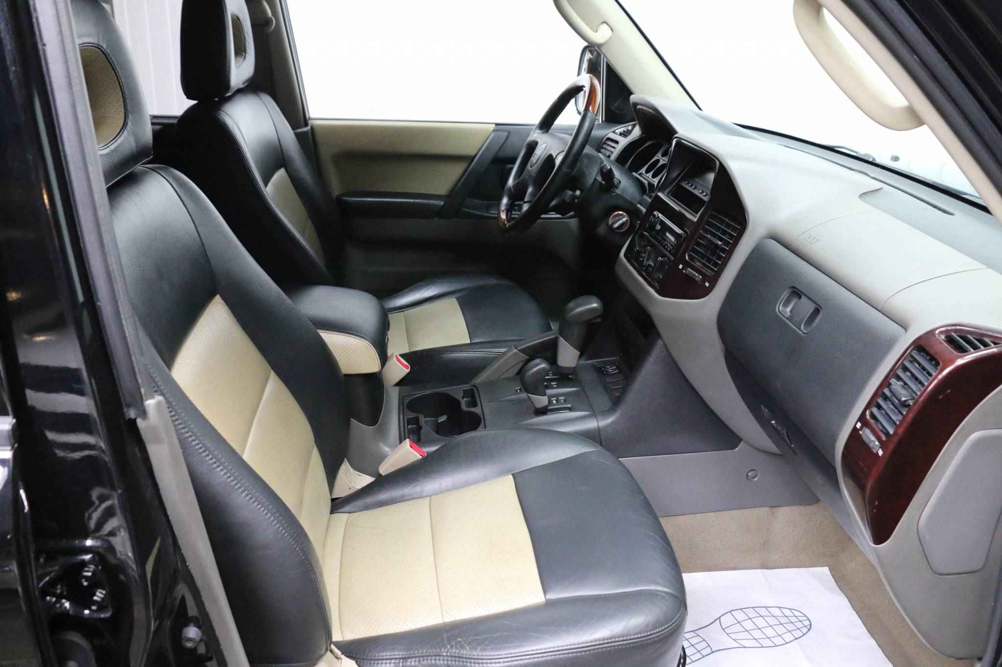 Mitsubishi Montero, II