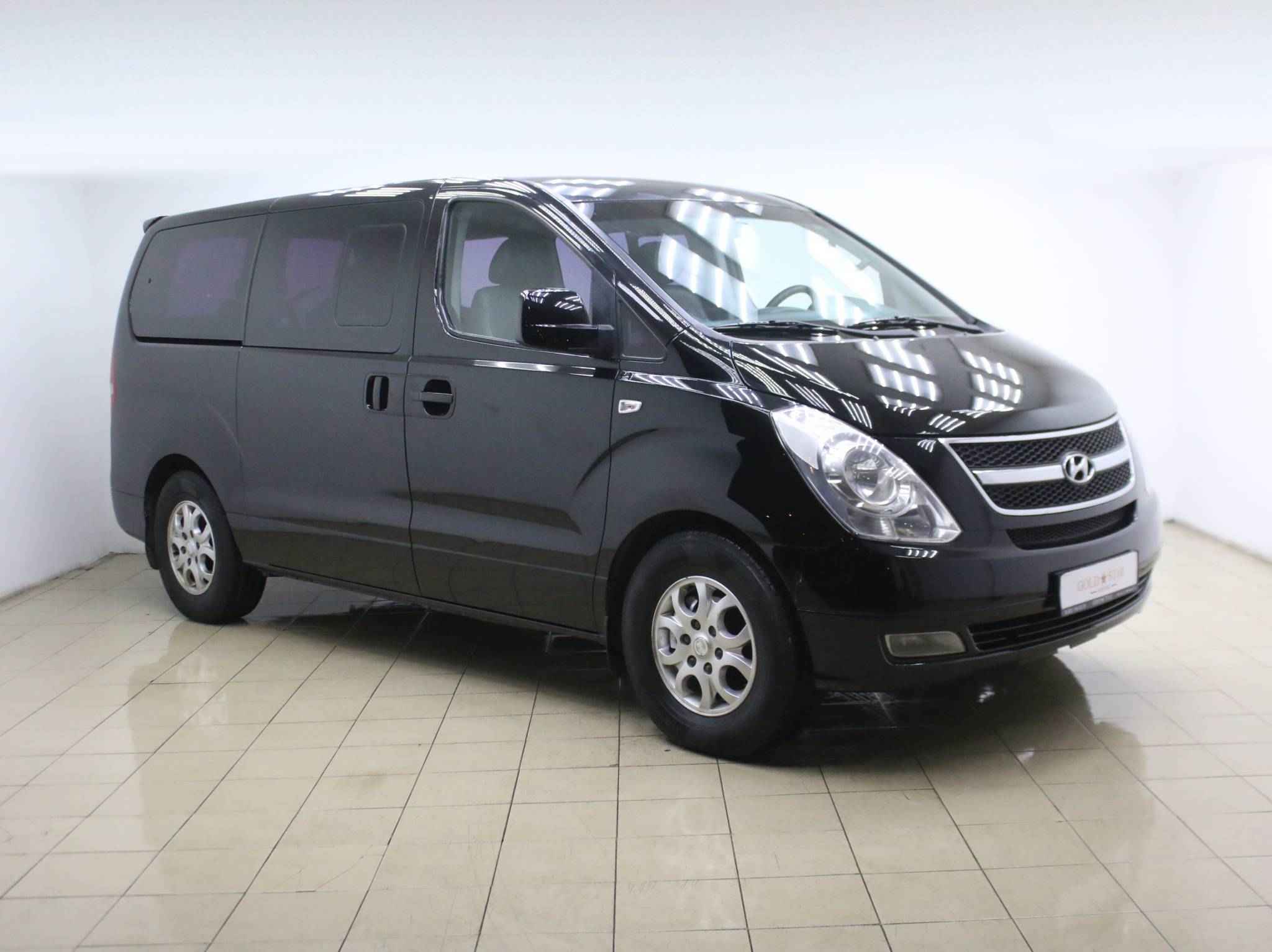 Hyundai Grand Starex, I