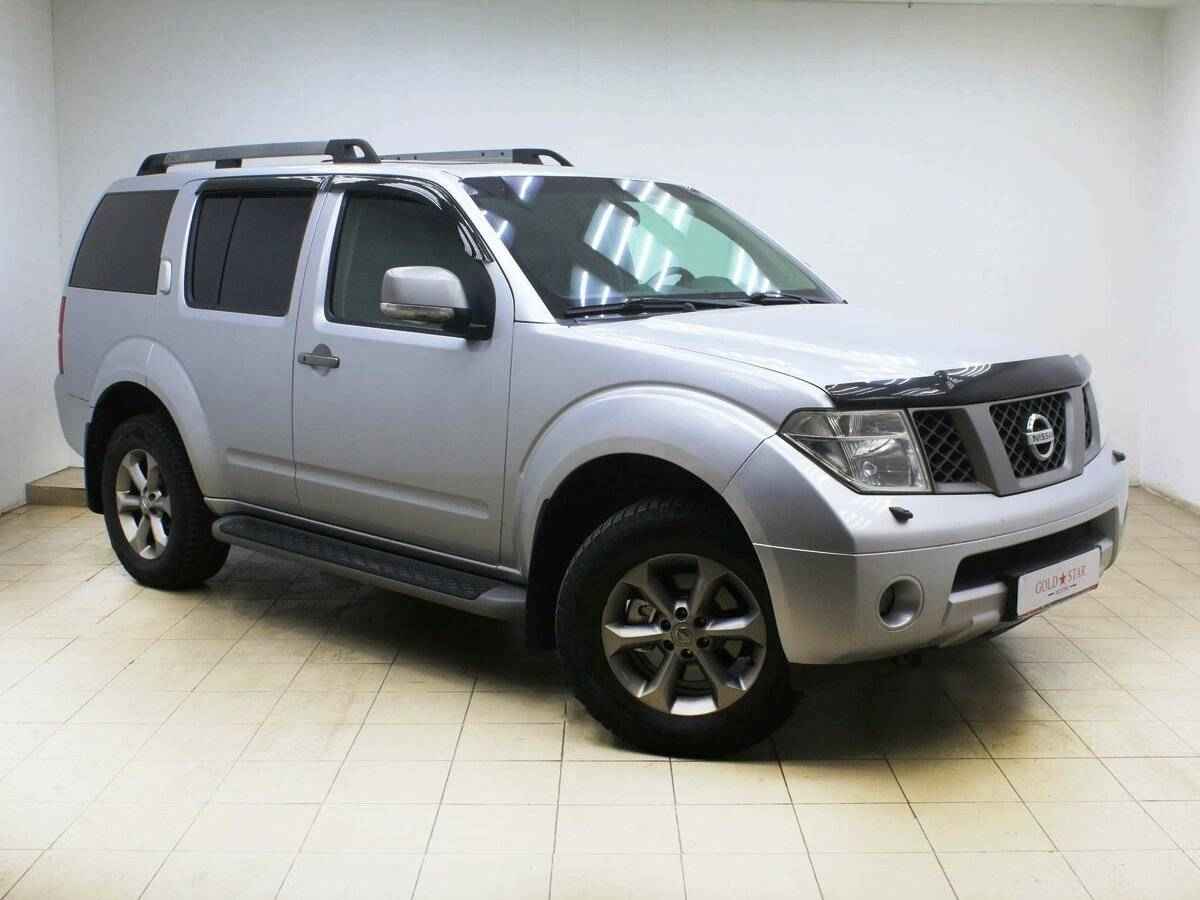 Nissan Pathfinder, III