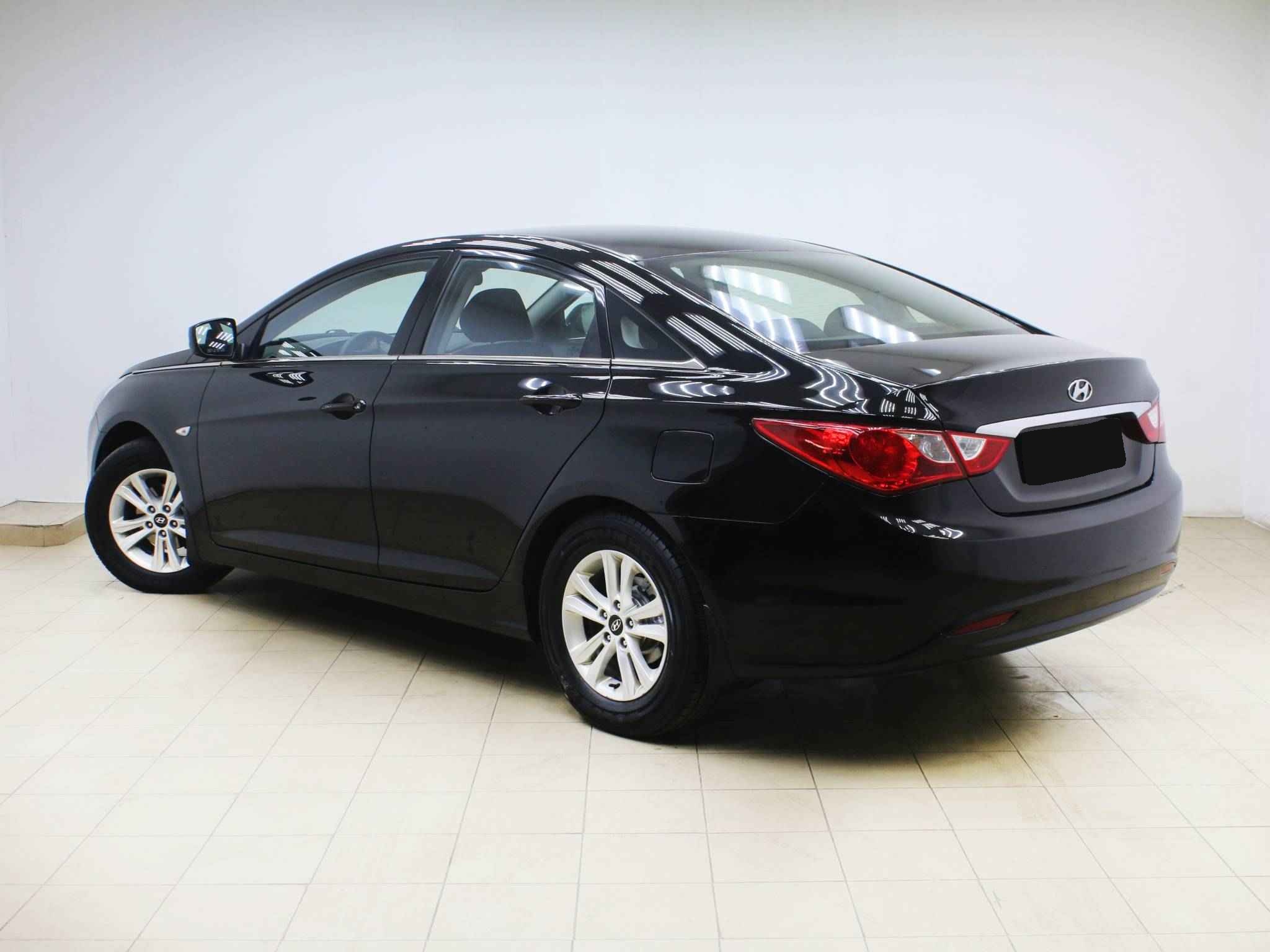 Hyundai Sonata, VI (YF)