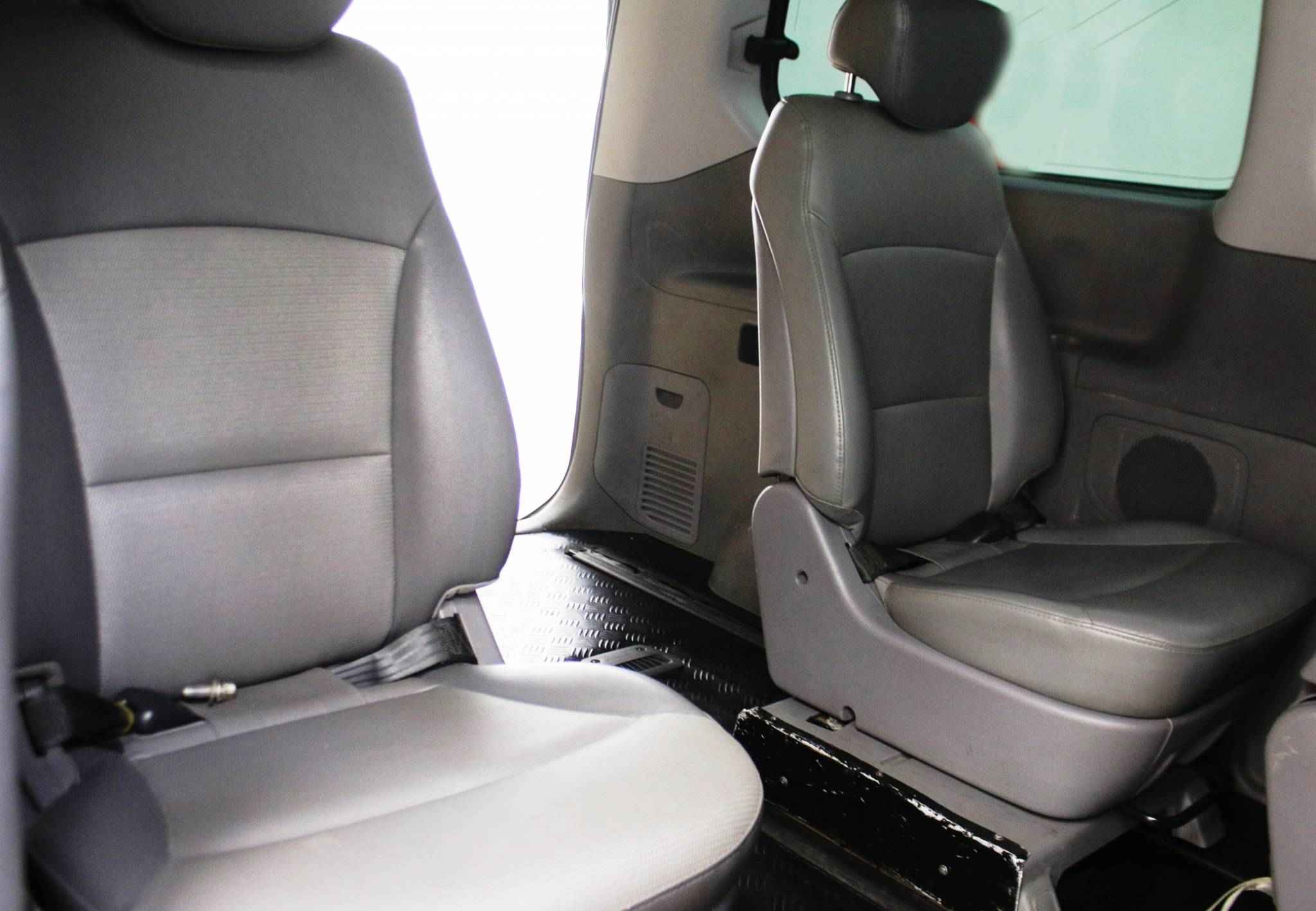 Hyundai Grand Starex, I