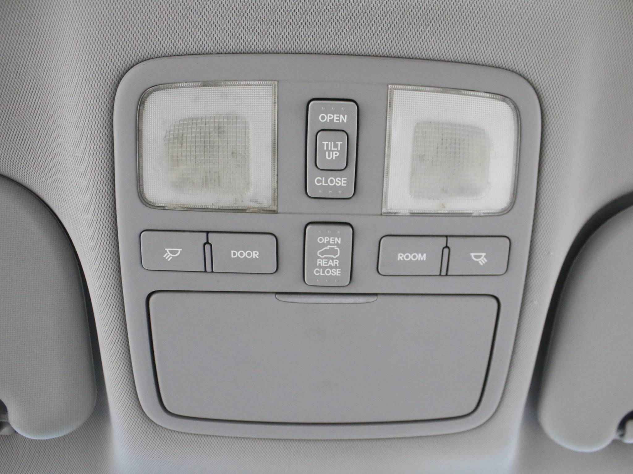 Hyundai Grand Starex, I