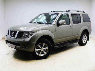 Nissan Pathfinder, III