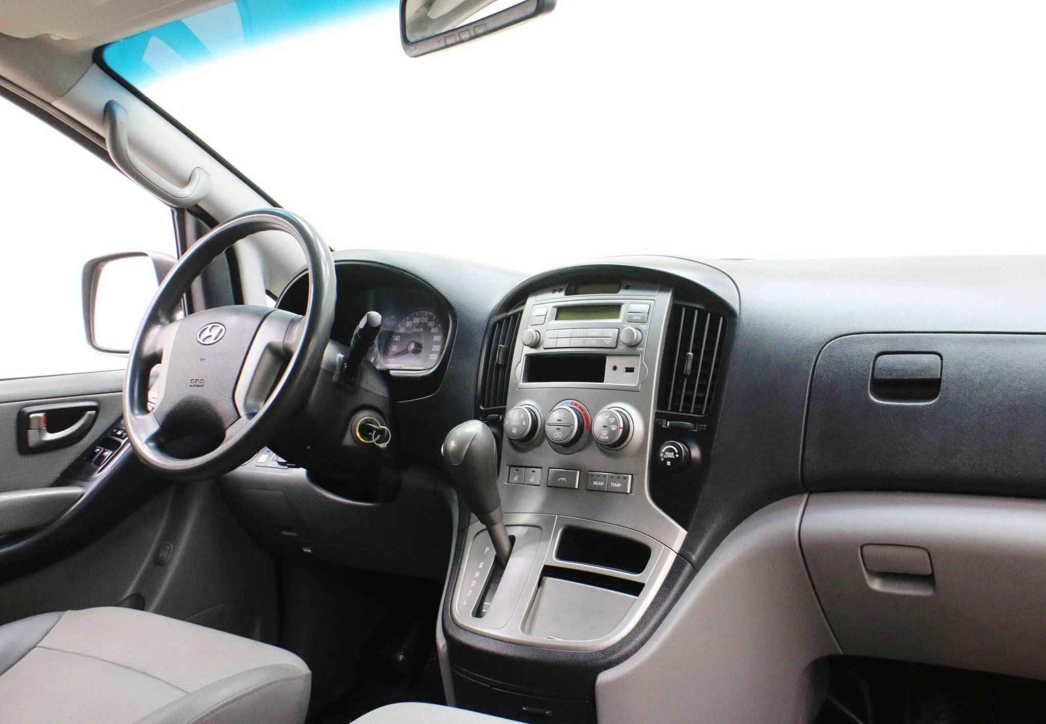 Hyundai Grand Starex, I