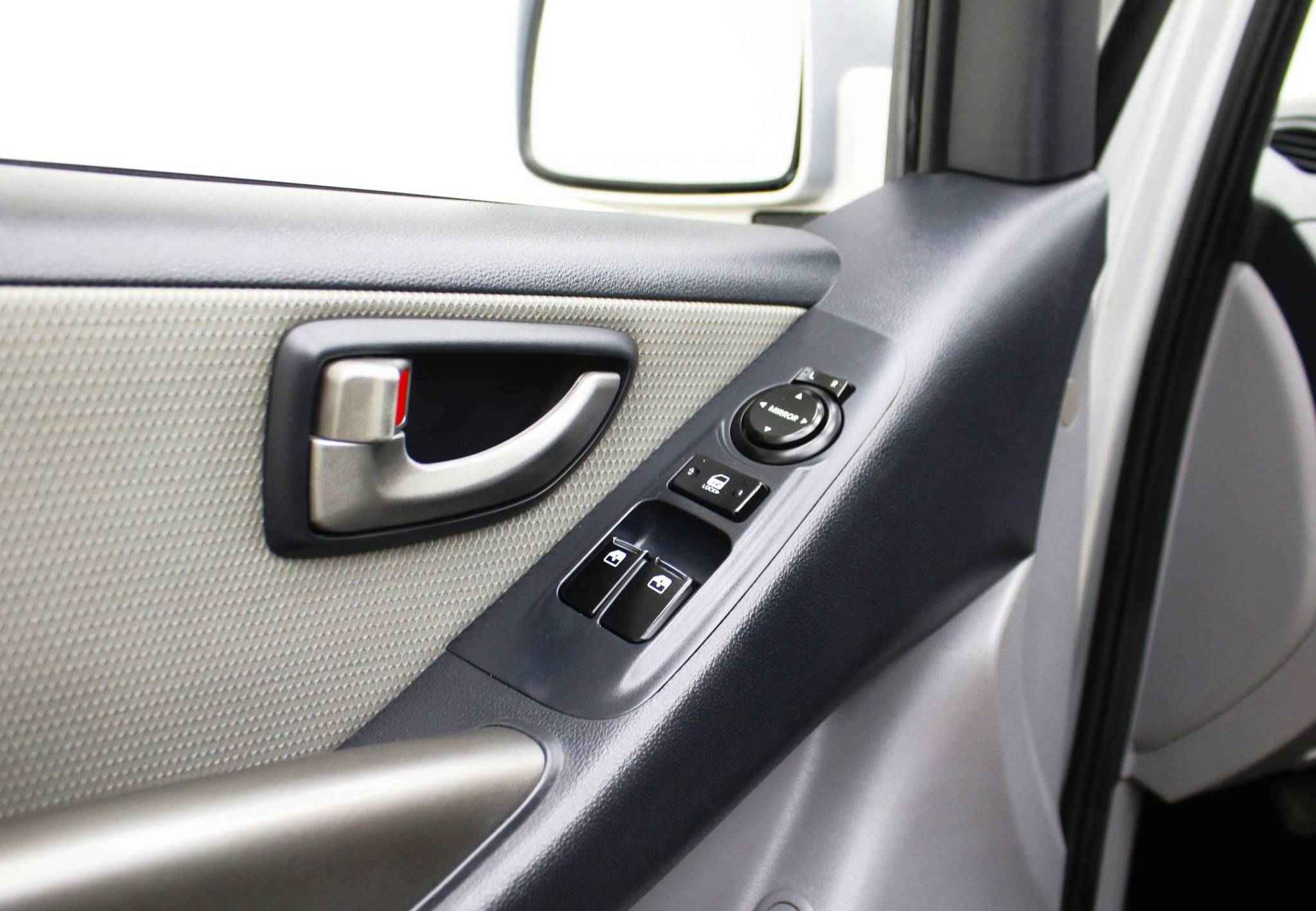 Hyundai Grand Starex, I