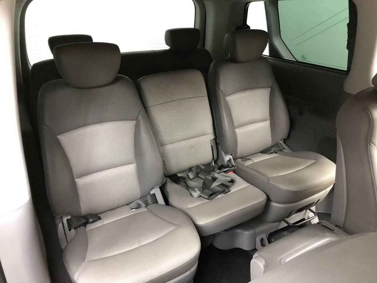 Hyundai Grand Starex, I