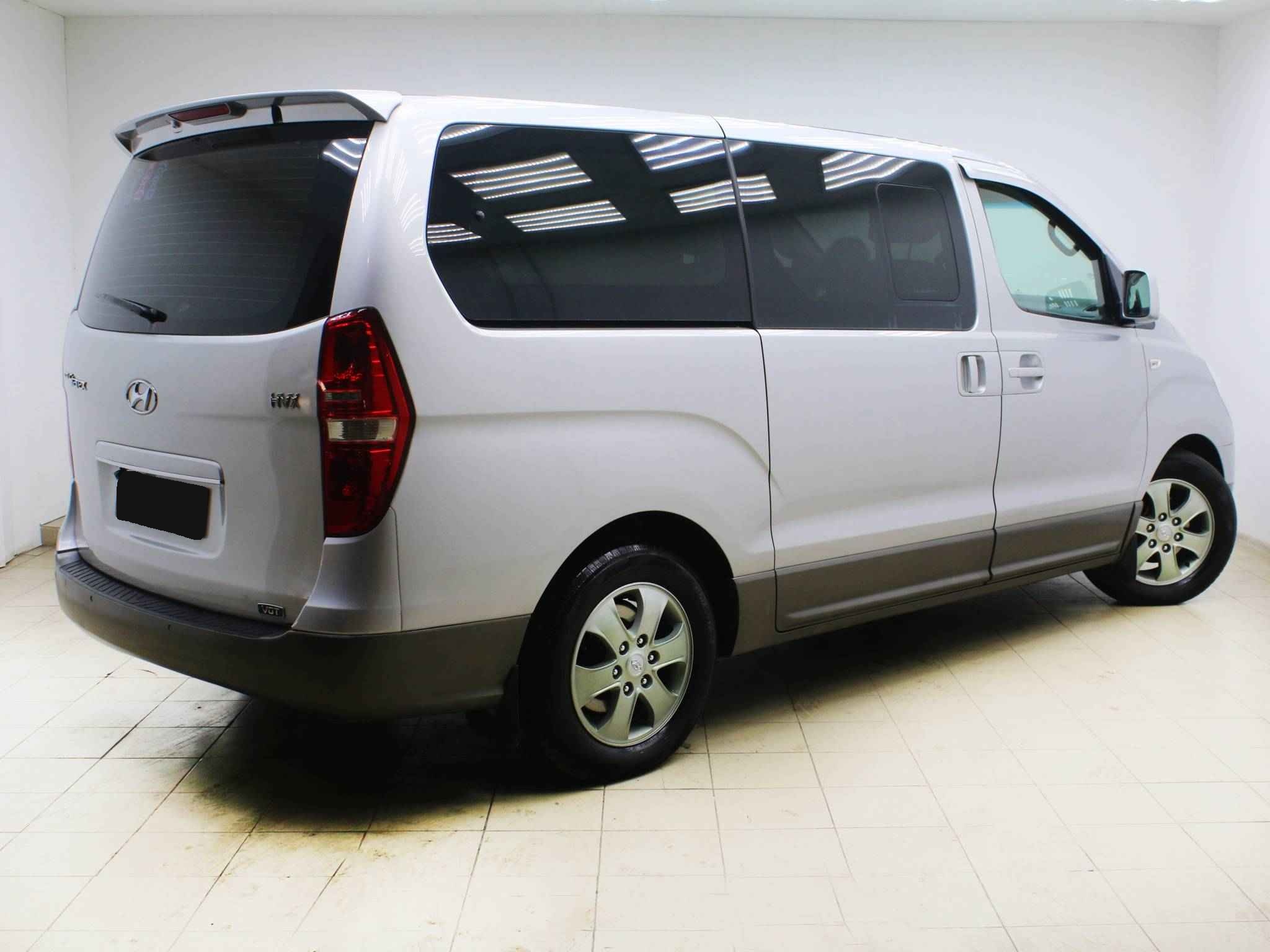 Hyundai Grand Starex, I