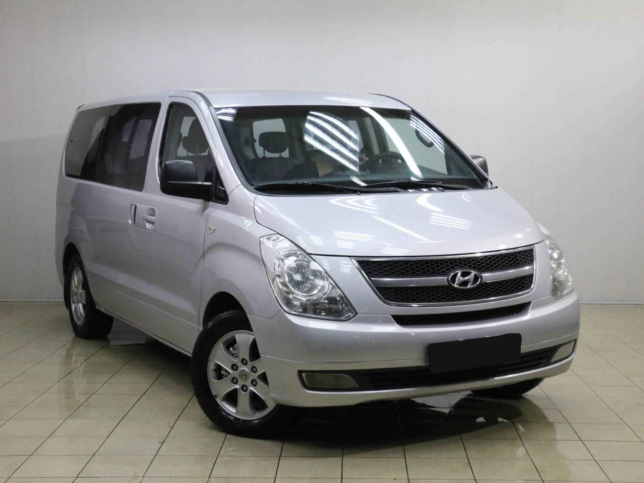 Hyundai Grand Starex, I