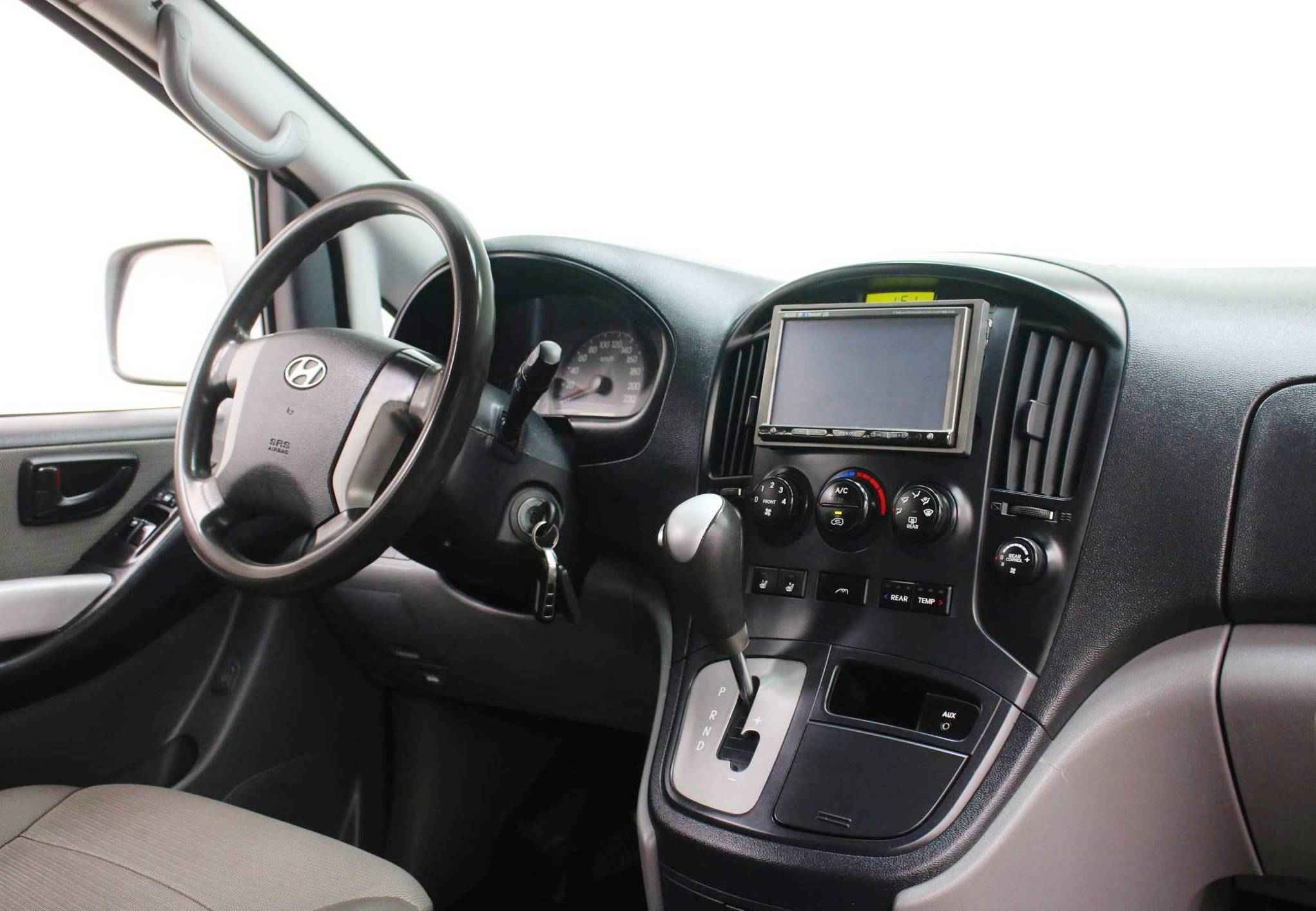 Hyundai Grand Starex, I