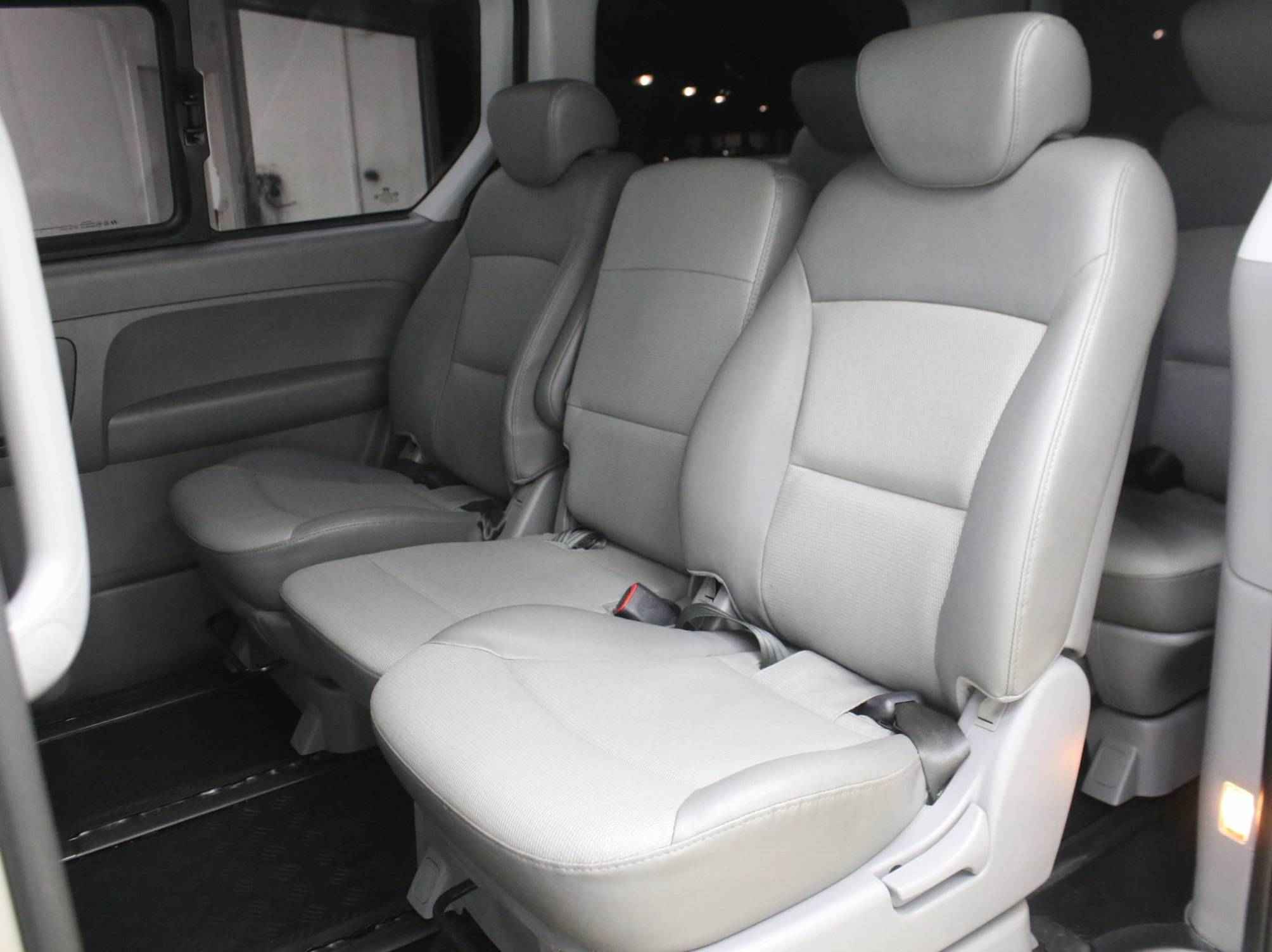 Hyundai Grand Starex, I