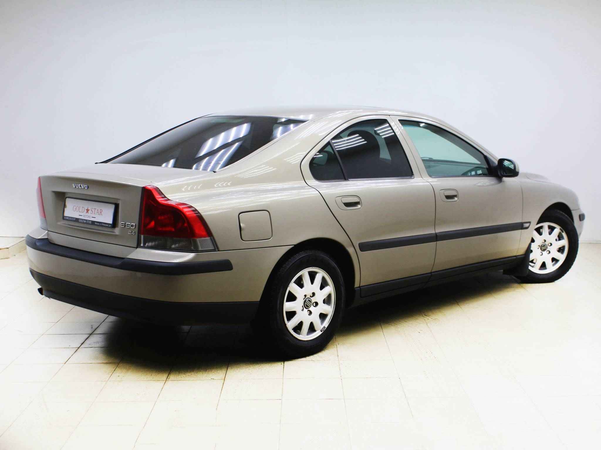 Volvo S60, I