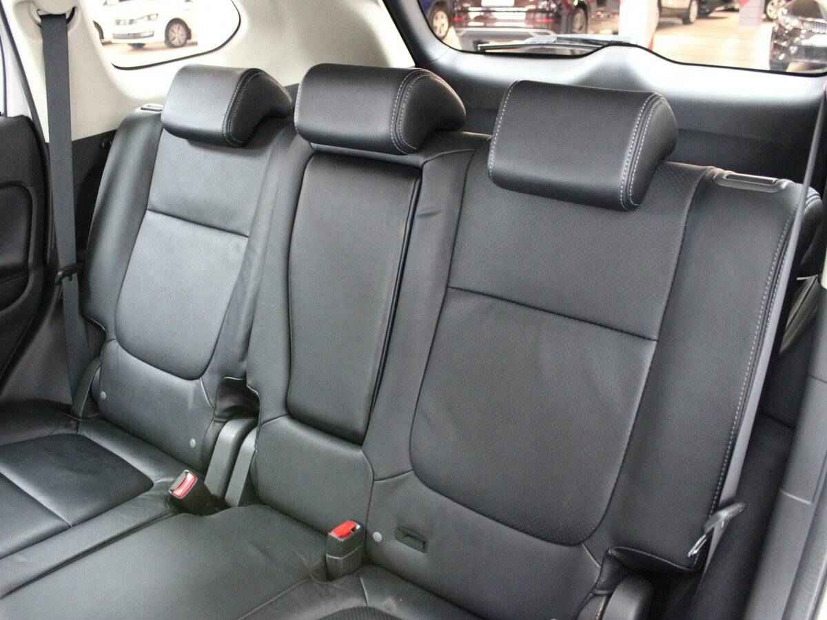 Mitsubishi Outlander, III