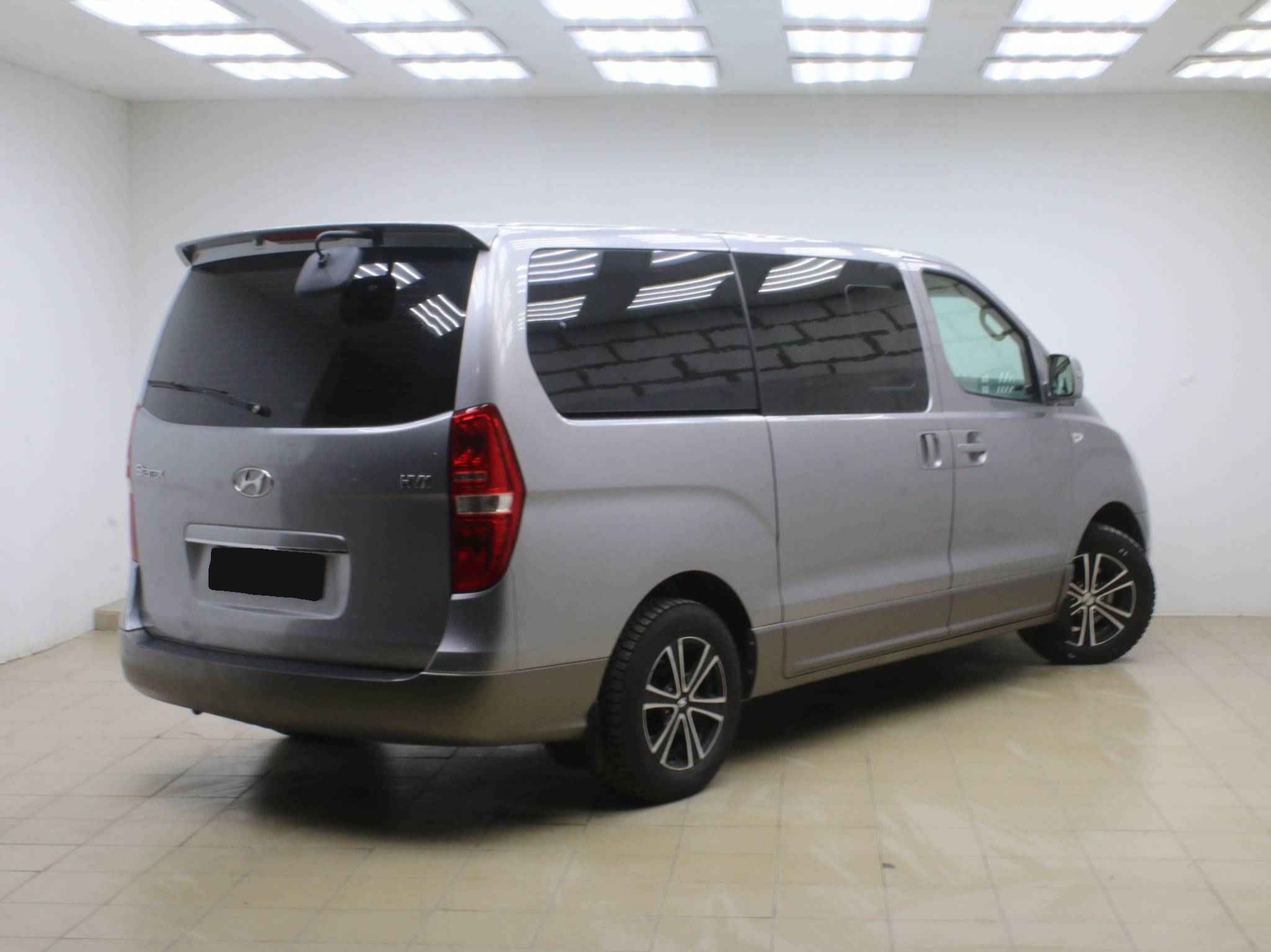 Hyundai Grand Starex, I