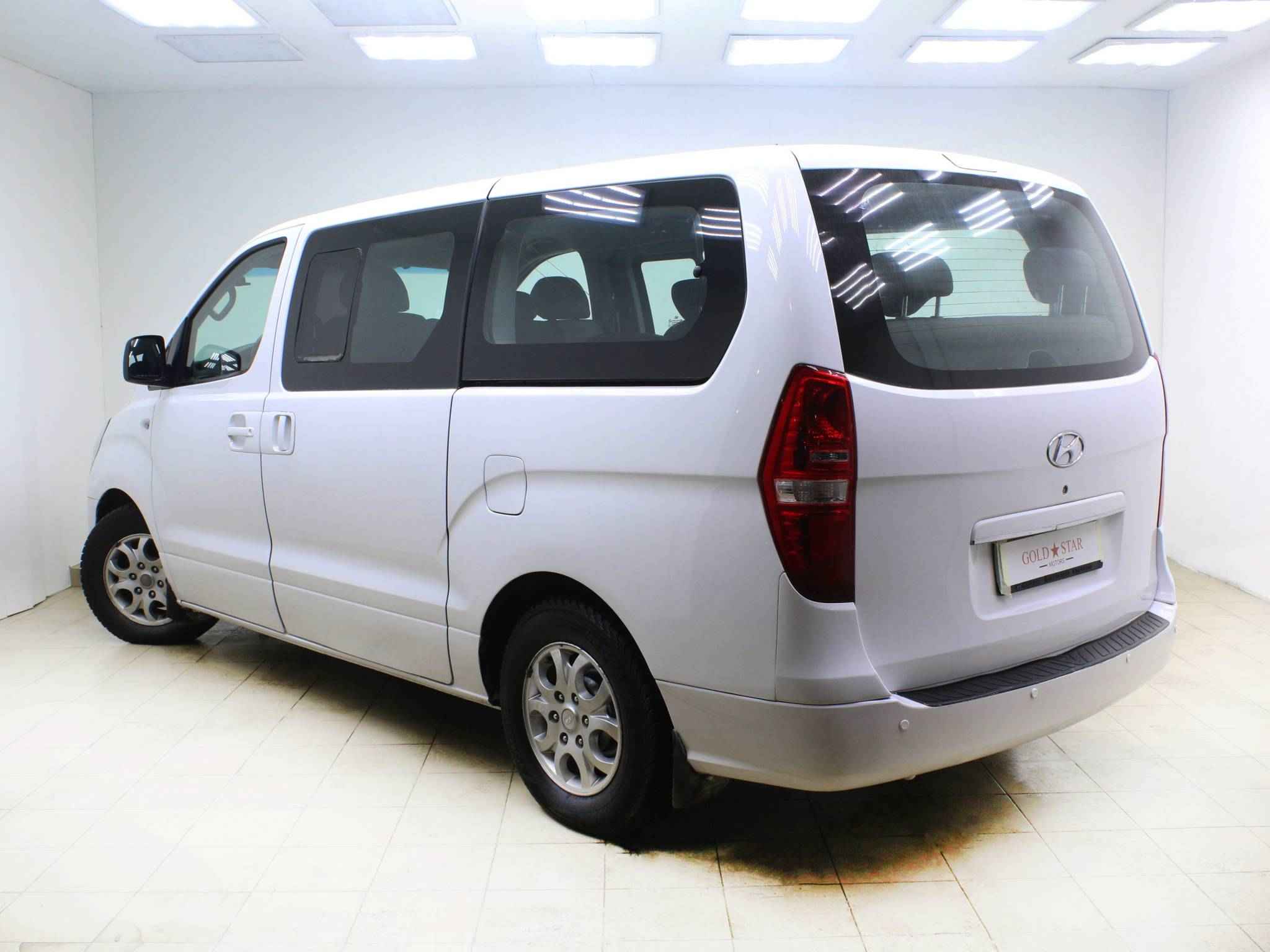 Hyundai Grand Starex, I