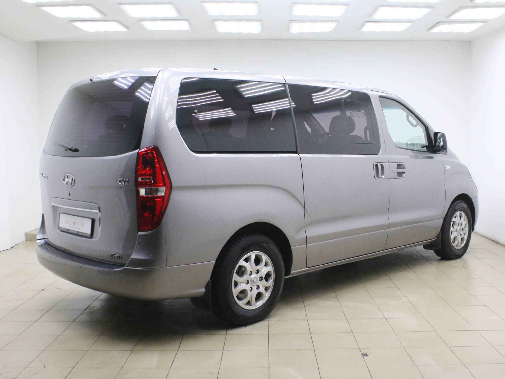 Hyundai Grand Starex, I