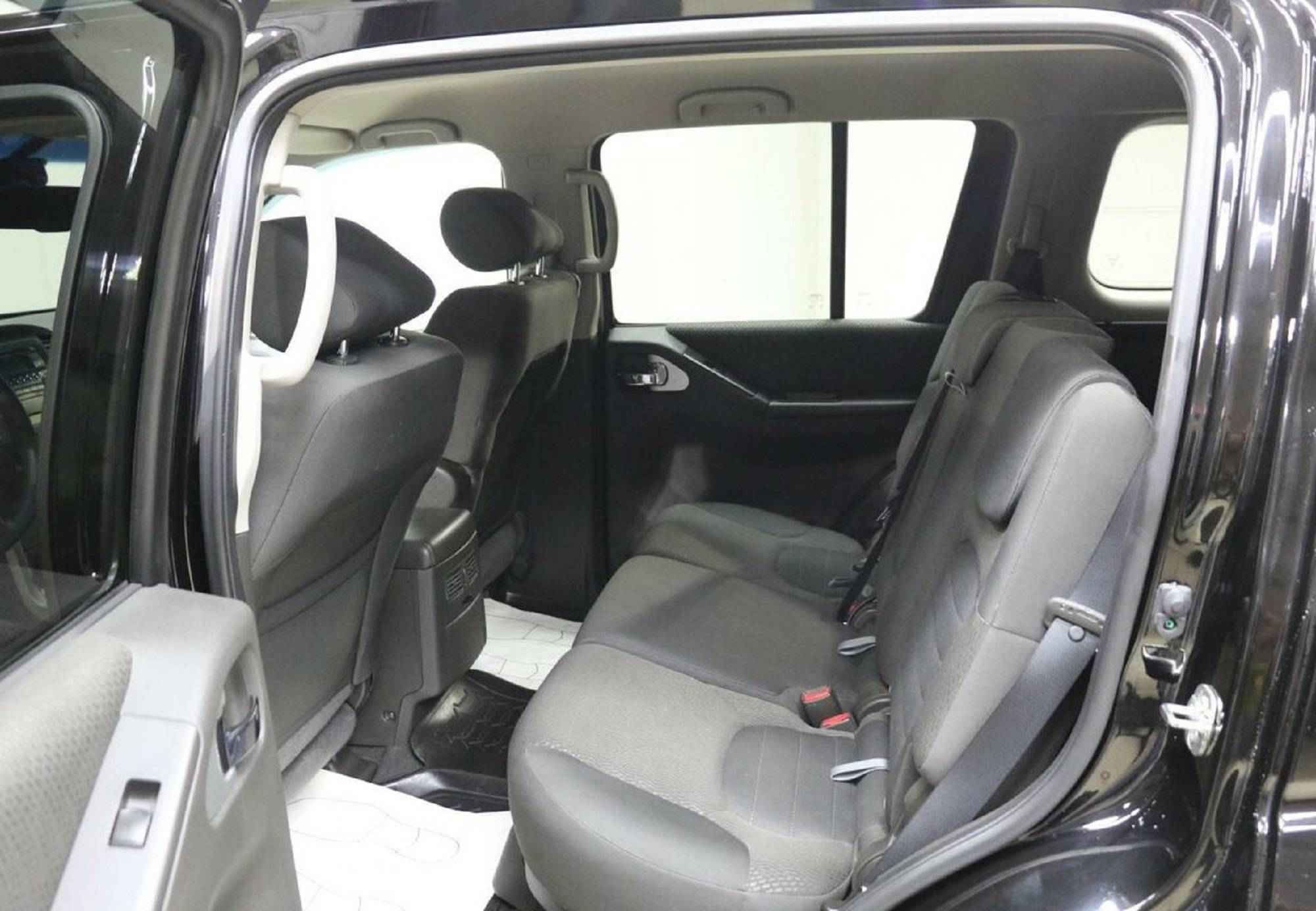 Nissan Pathfinder, III