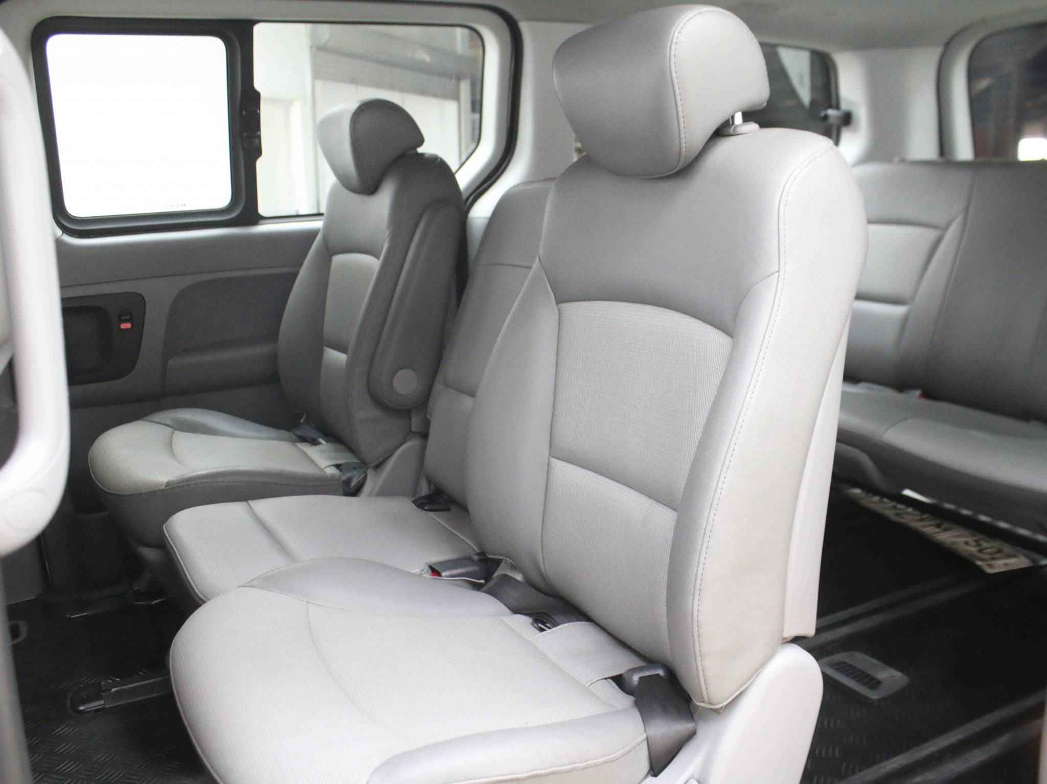 Hyundai Grand Starex, I