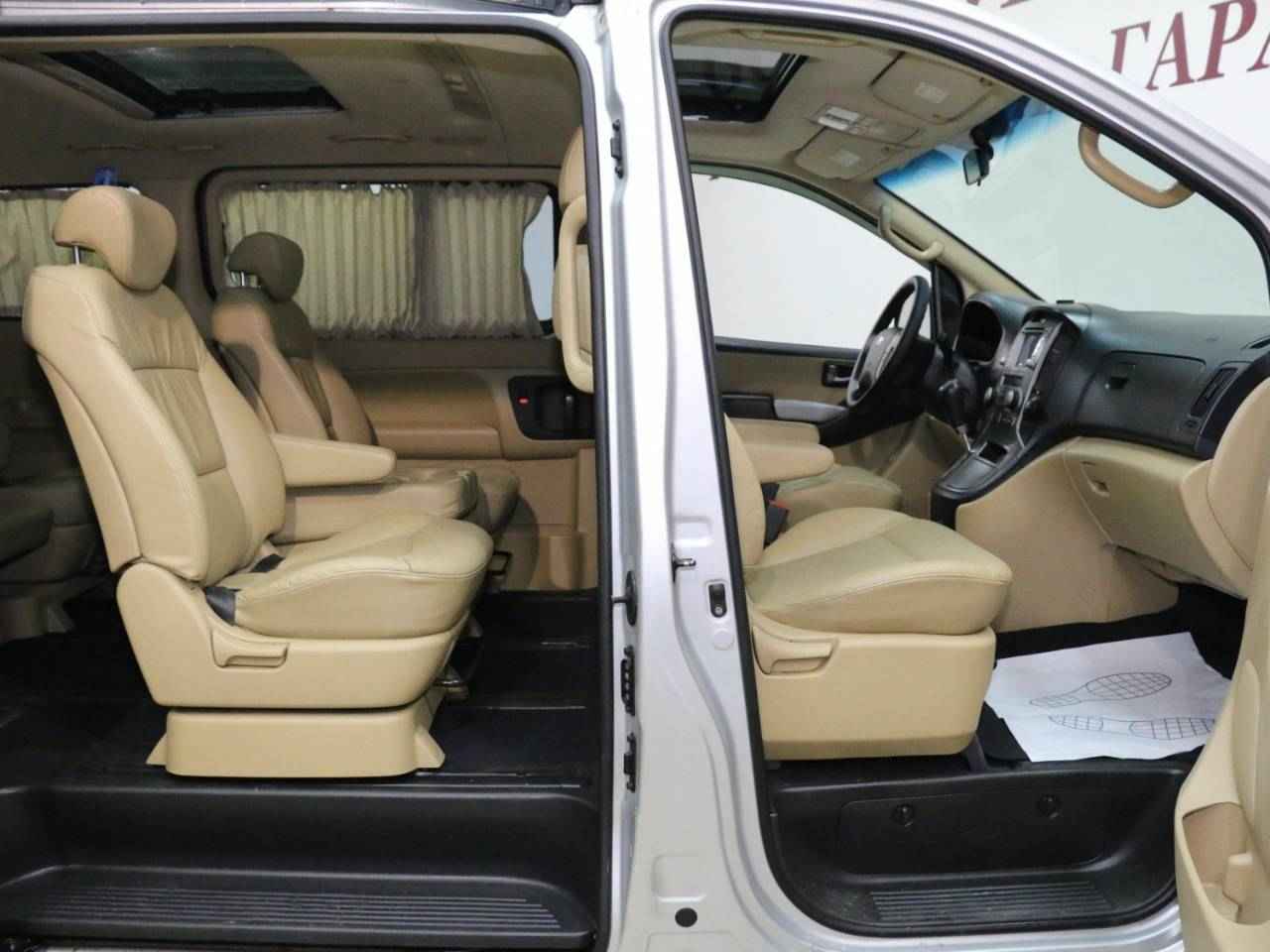 Hyundai Grand Starex, I
