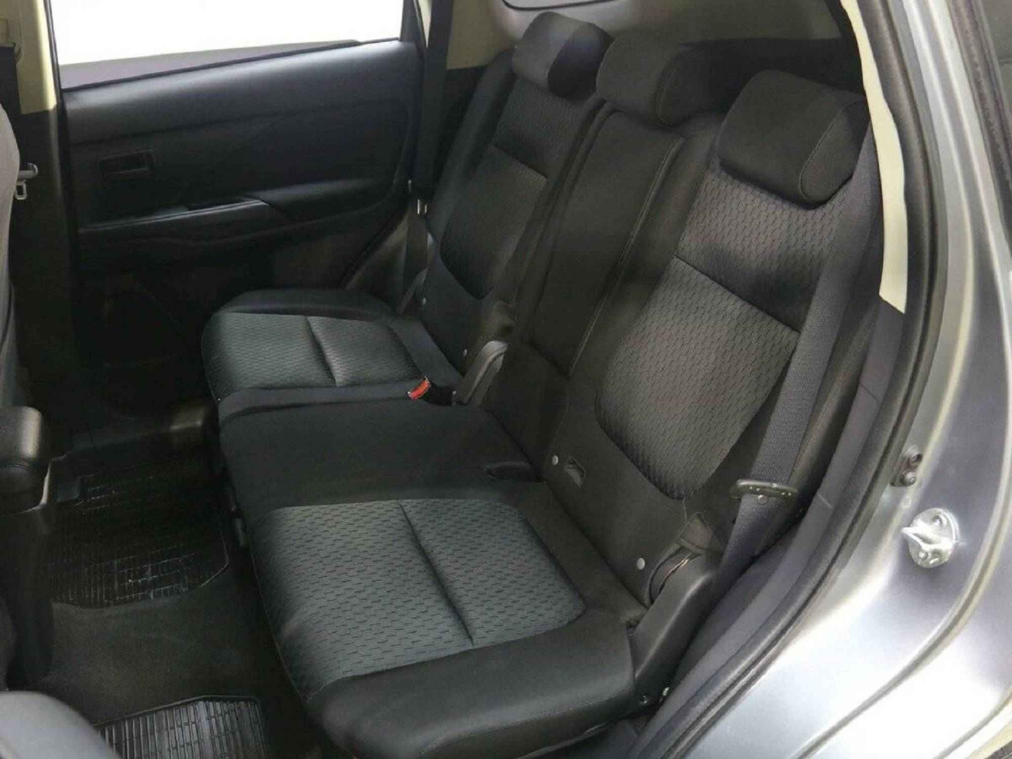 Mitsubishi Outlander, III