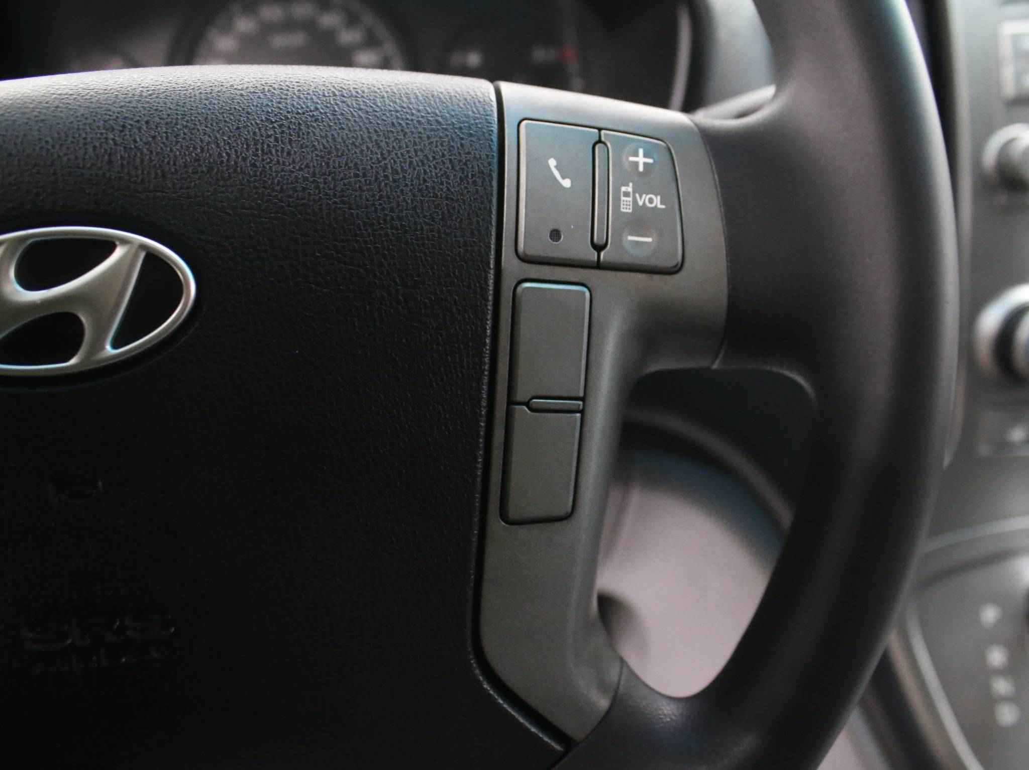 Hyundai Grand Starex, I