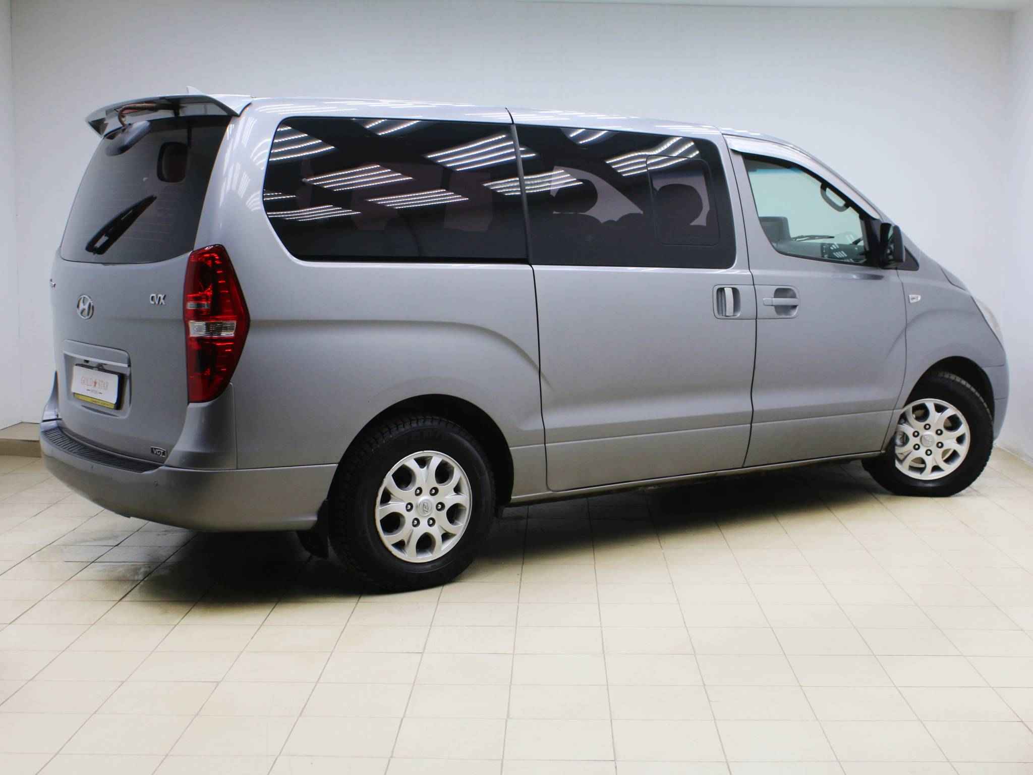 Hyundai Grand Starex, I