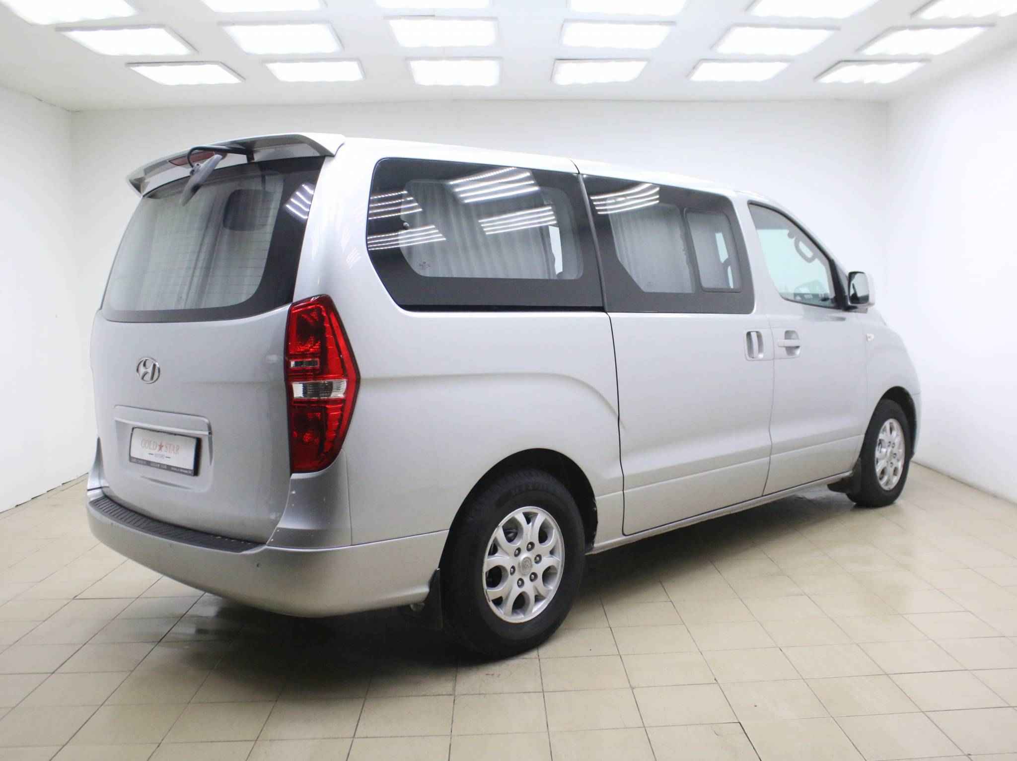 Hyundai Grand Starex, I