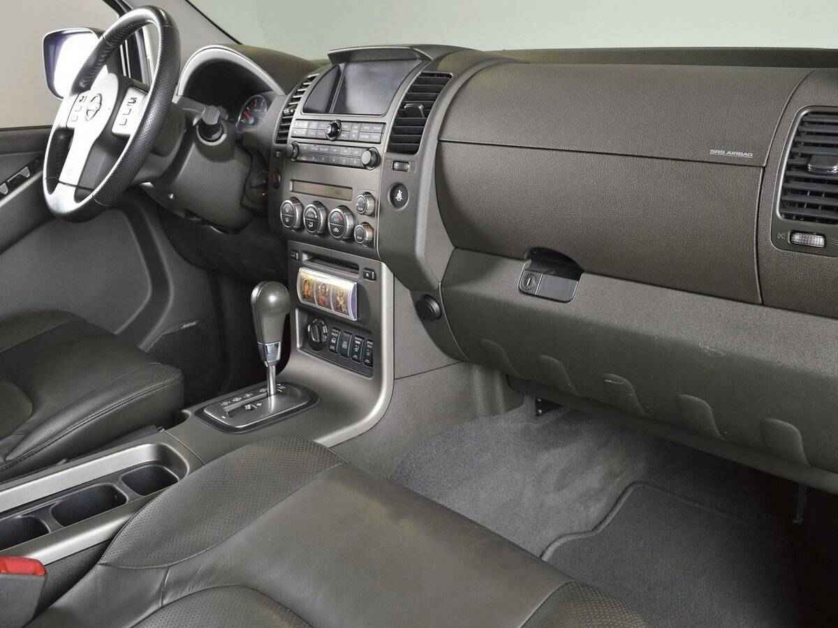 Nissan Pathfinder, III