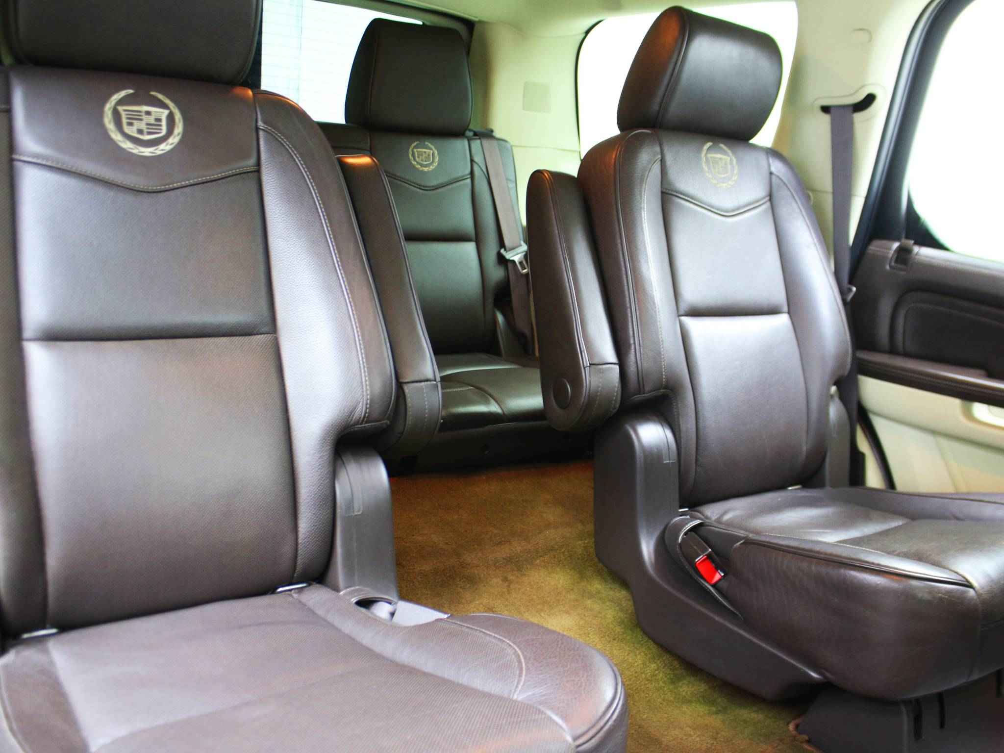 Cadillac Escalade, III