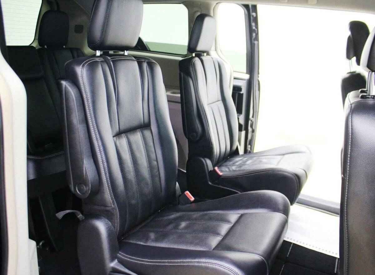 Chrysler Town & Country, V Рестайлинг