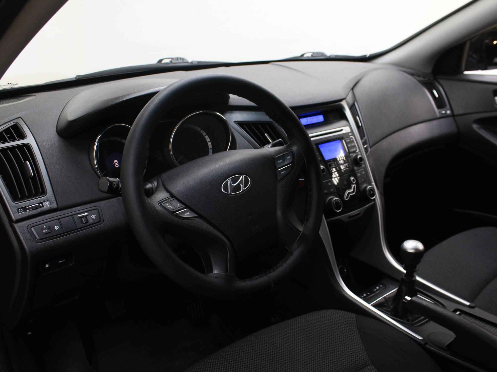 Hyundai Sonata, VI (YF)