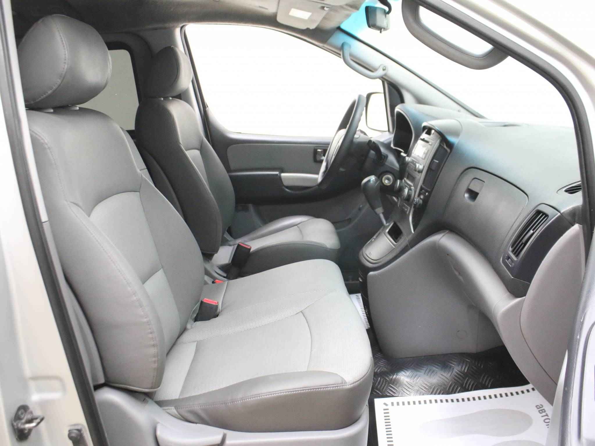 Hyundai Grand Starex, I