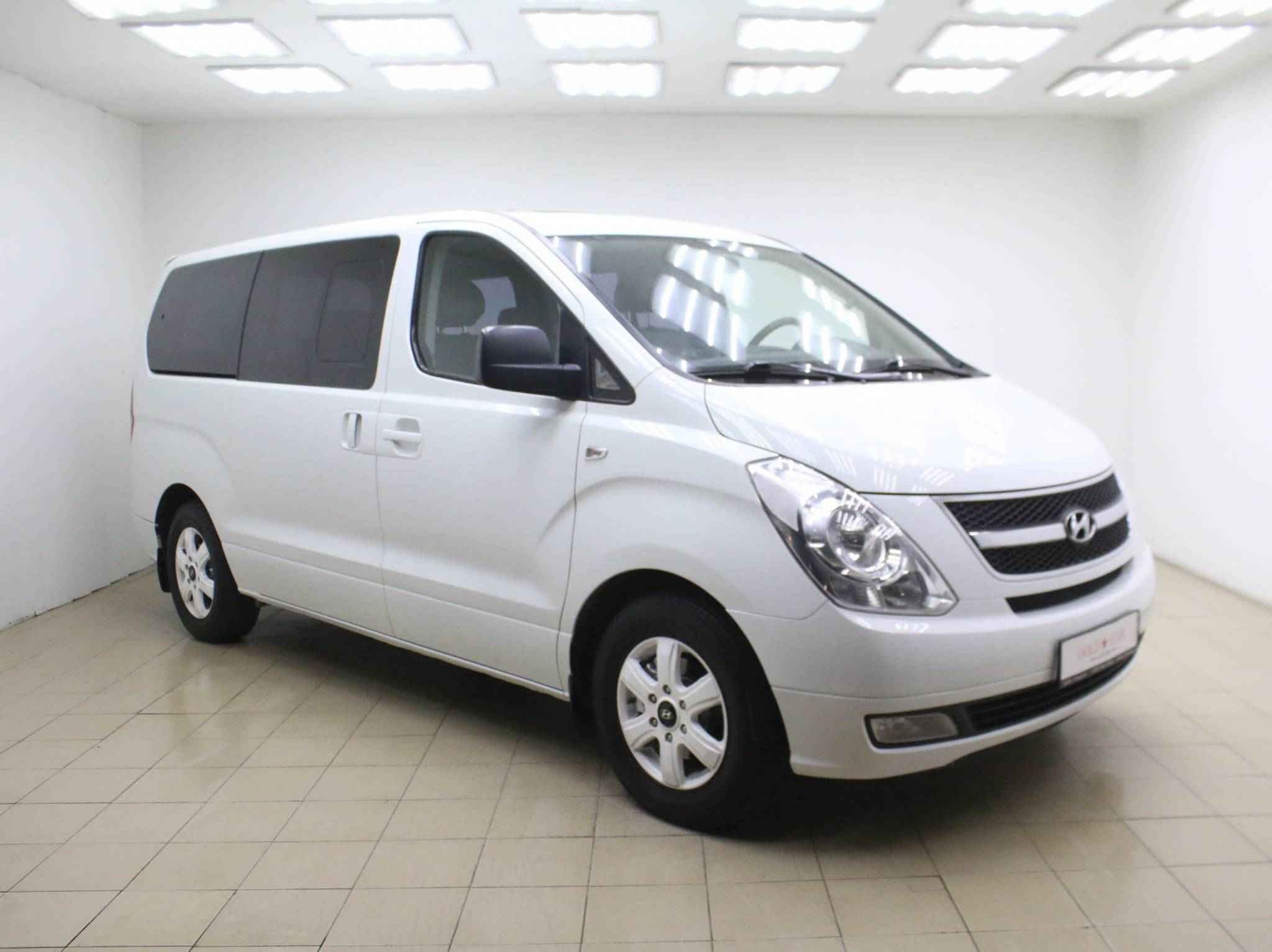 Hyundai Grand Starex, I