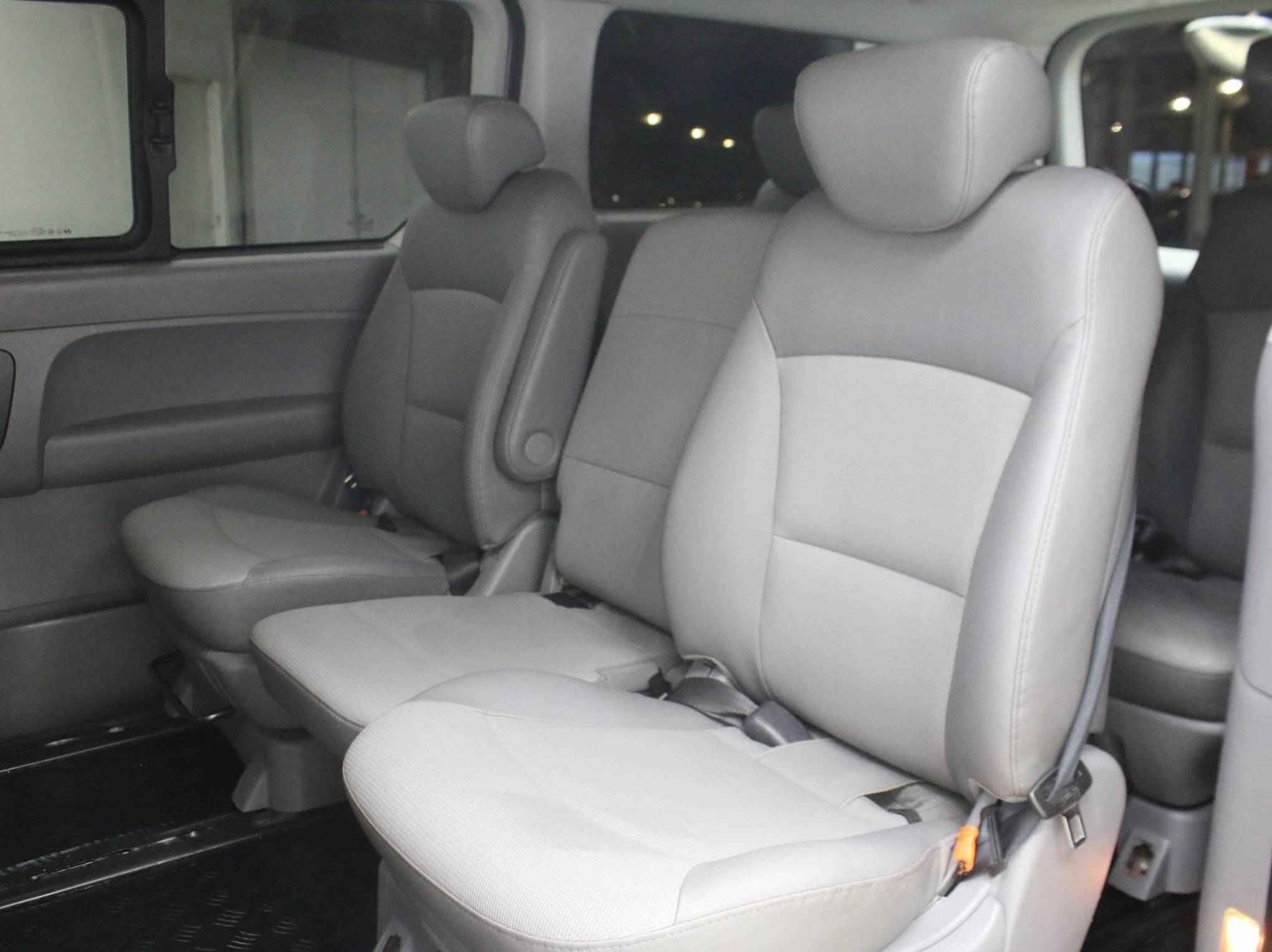 Hyundai Grand Starex, I