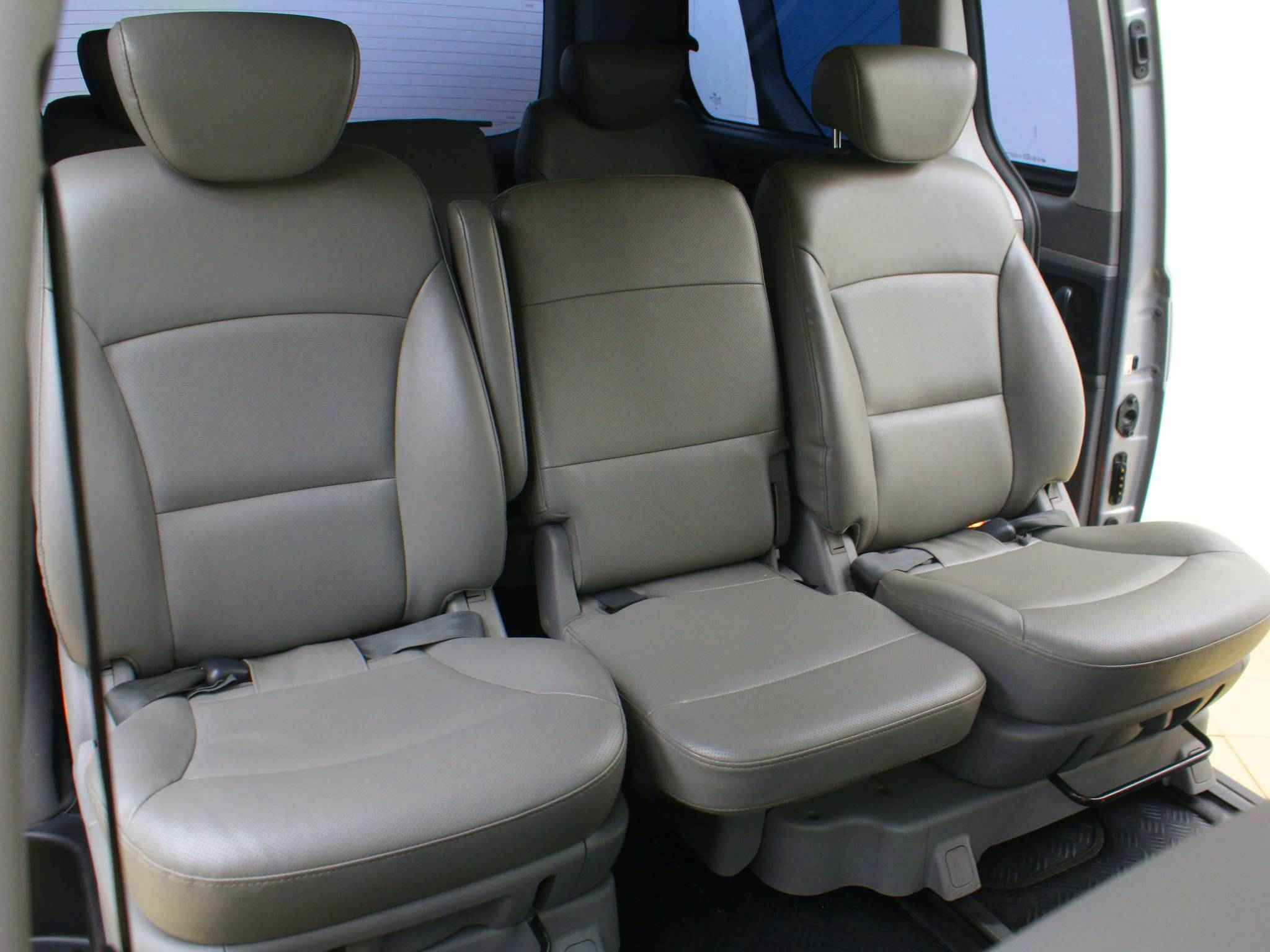 Hyundai Grand Starex, I