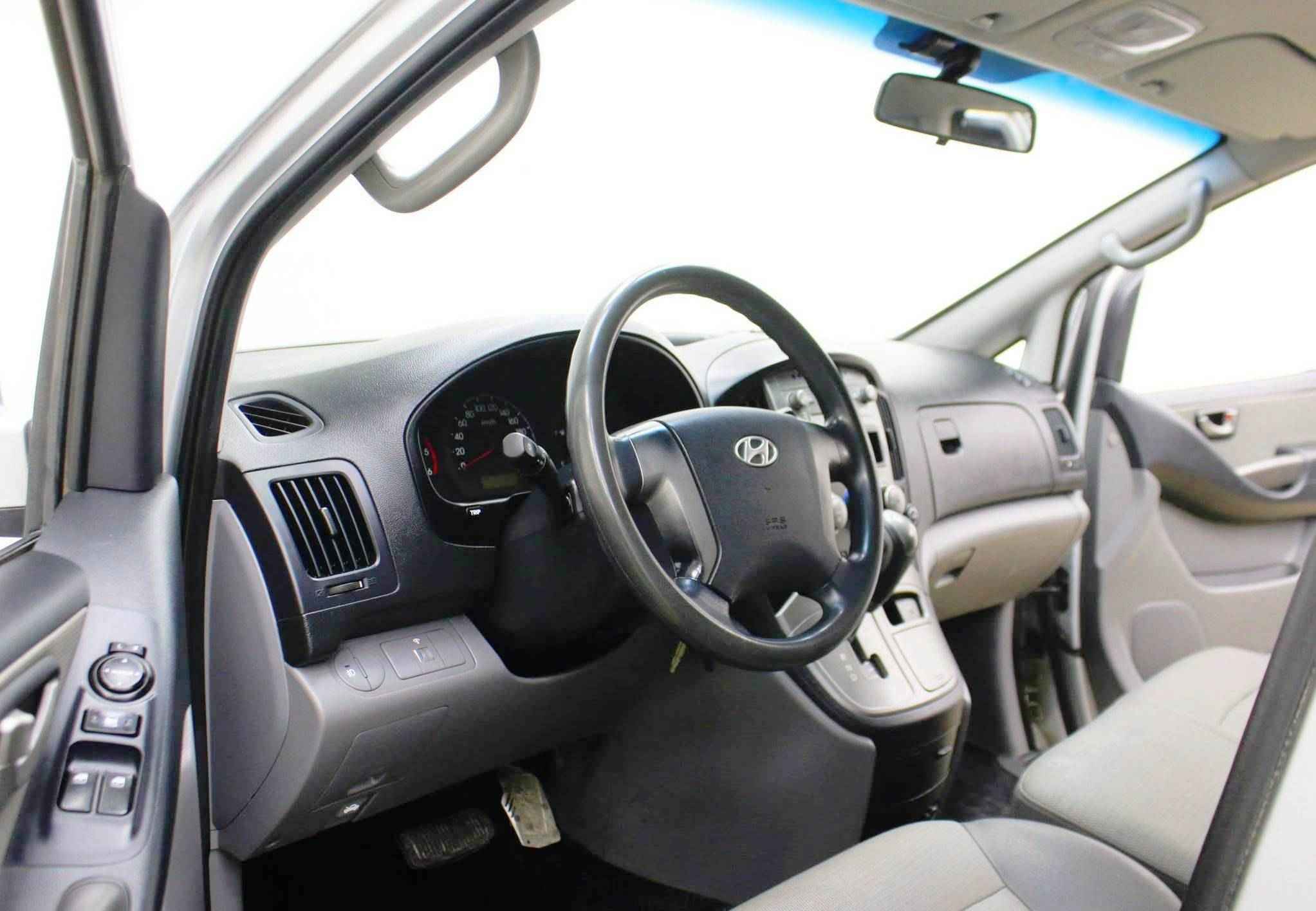 Hyundai Grand Starex, I