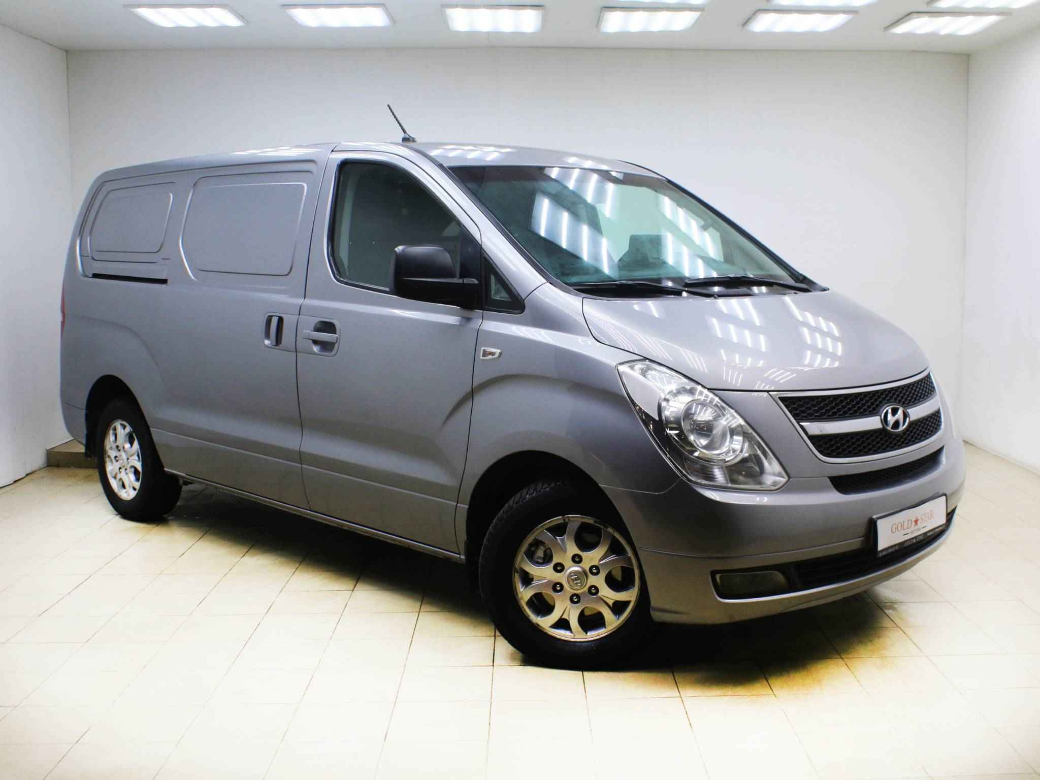 Hyundai Grand Starex, I