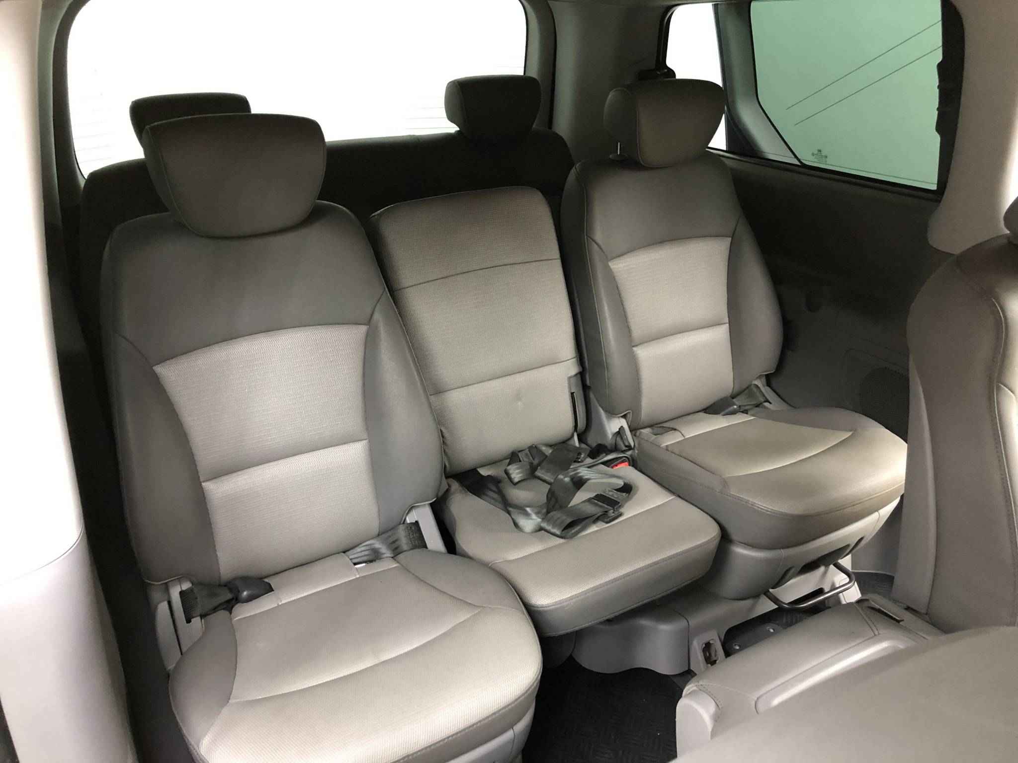 Hyundai Grand Starex, I